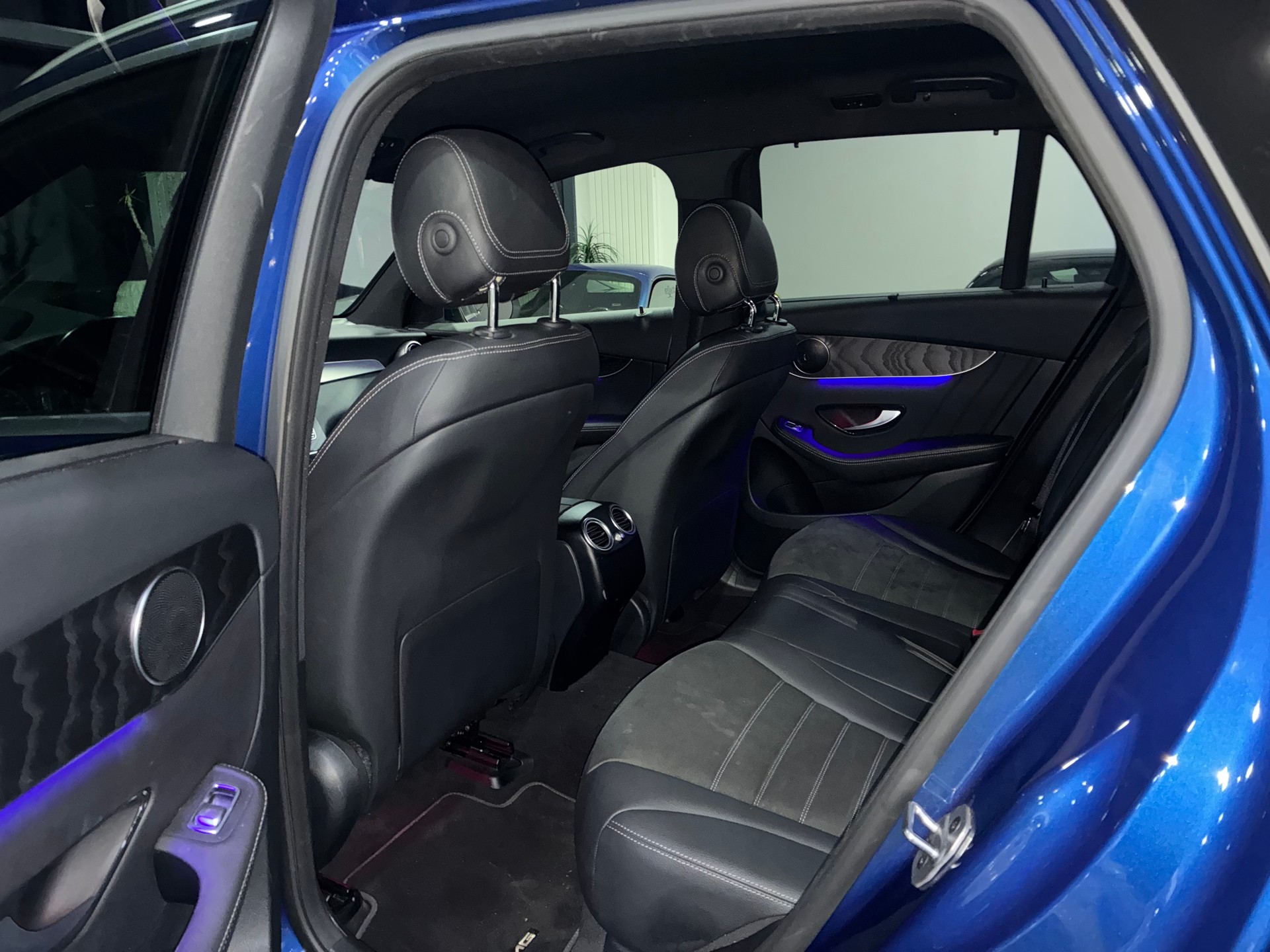 MERCEDES-BENZ GLC 220 d AMG Line 4Matic 9G-Tronic-image-13