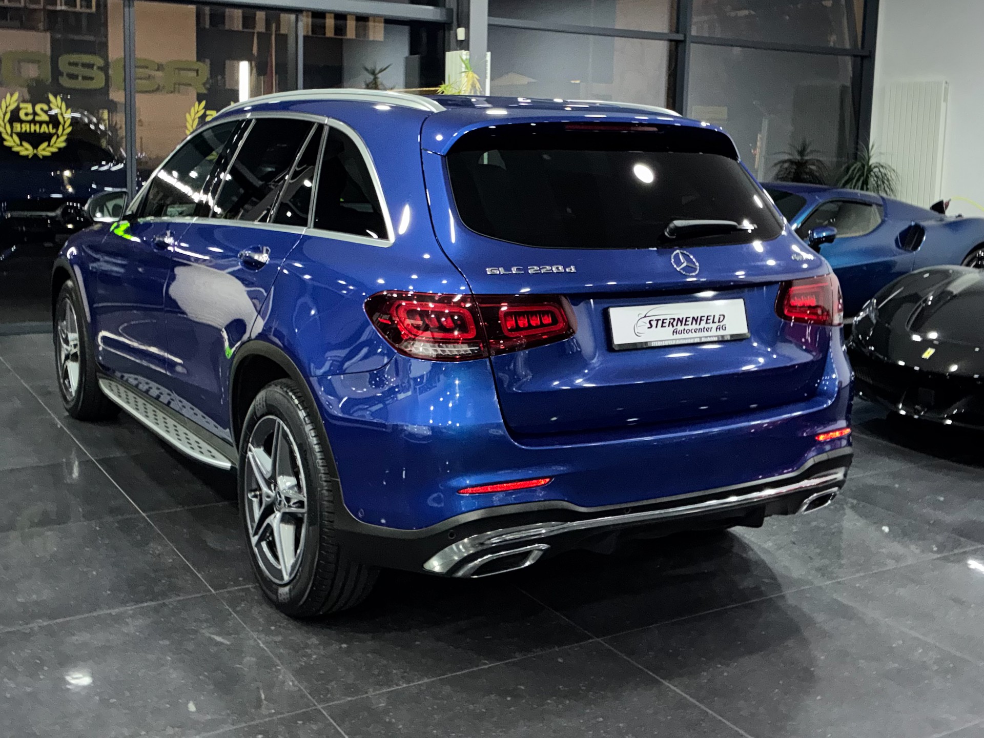 MERCEDES-BENZ GLC 220 d AMG Line 4Matic 9G-Tronic-image-6