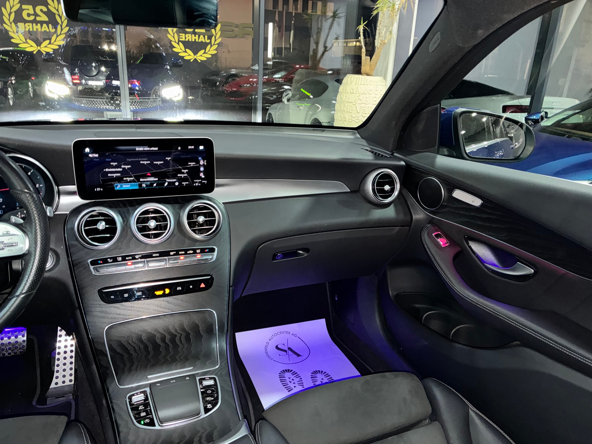 MERCEDES-BENZ GLC 220 d AMG Line 4Matic 9G-Tronic-image-9
