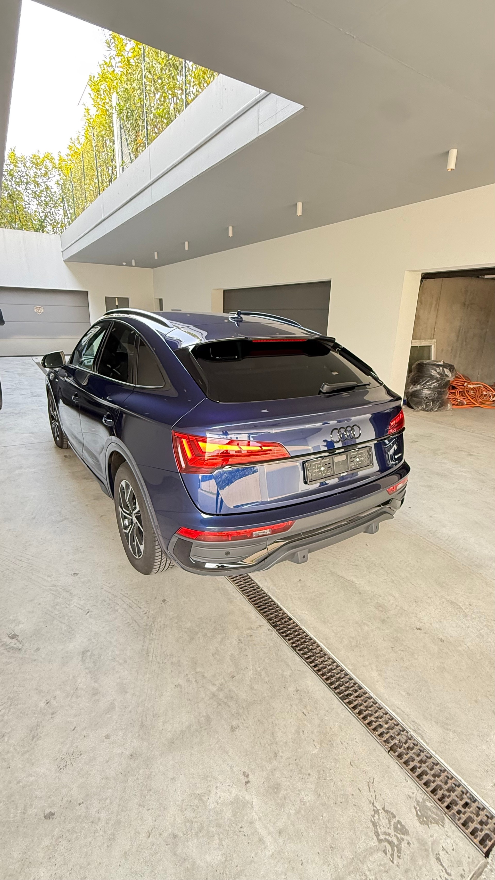 AUDI Q5 Sportback 40 TDI S line quattro S-tronic-image-1