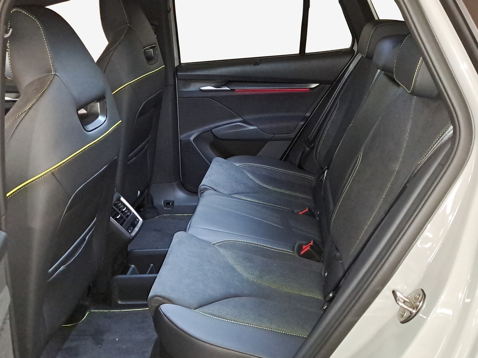 SKODA Elroq RS 4x4-image-11