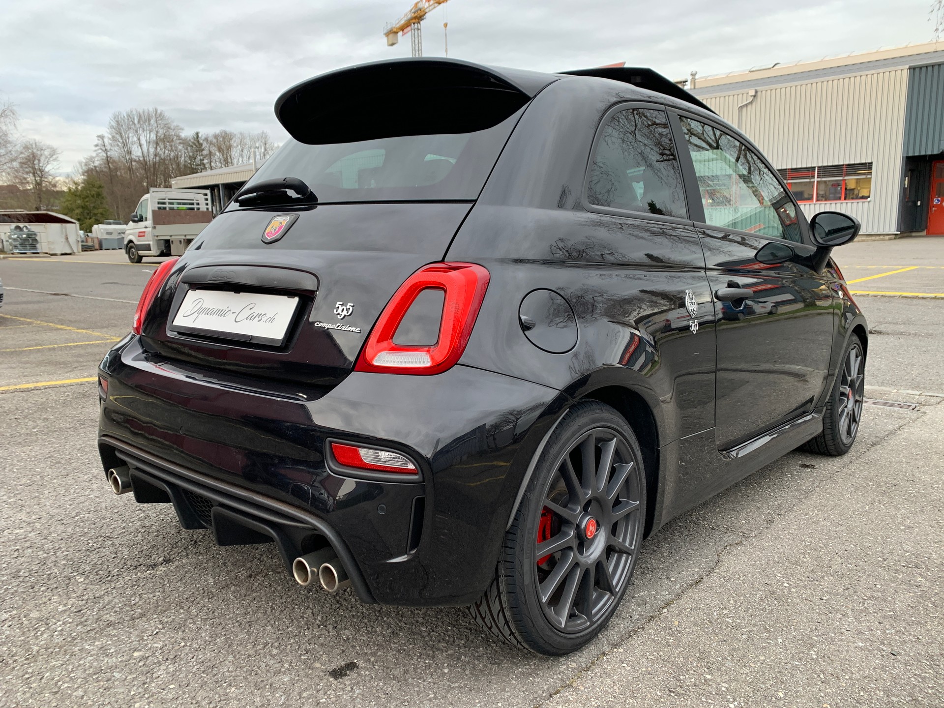 FIAT 595 1.4 16V Turbo Abarth Competizione l Sabelt l Carbone l Toît ouvrant l Freins sport Brembo l Audio Beats-image-3