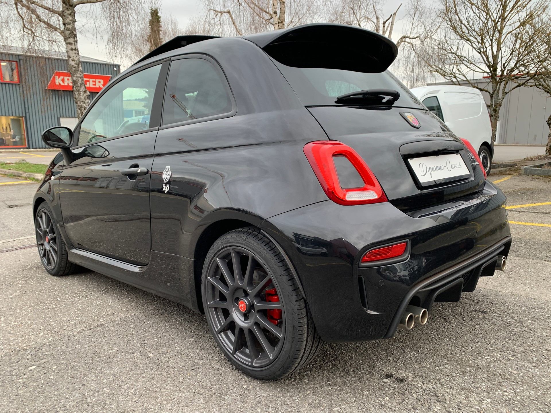FIAT 595 1.4 16V Turbo Abarth Competizione l Sabelt l Carbone l Toît ouvrant l Freins sport Brembo l Audio Beats-image-5