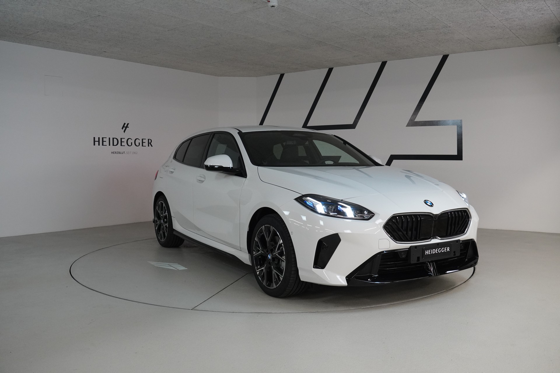 BMW 120d M Sport Steptronic-image-2