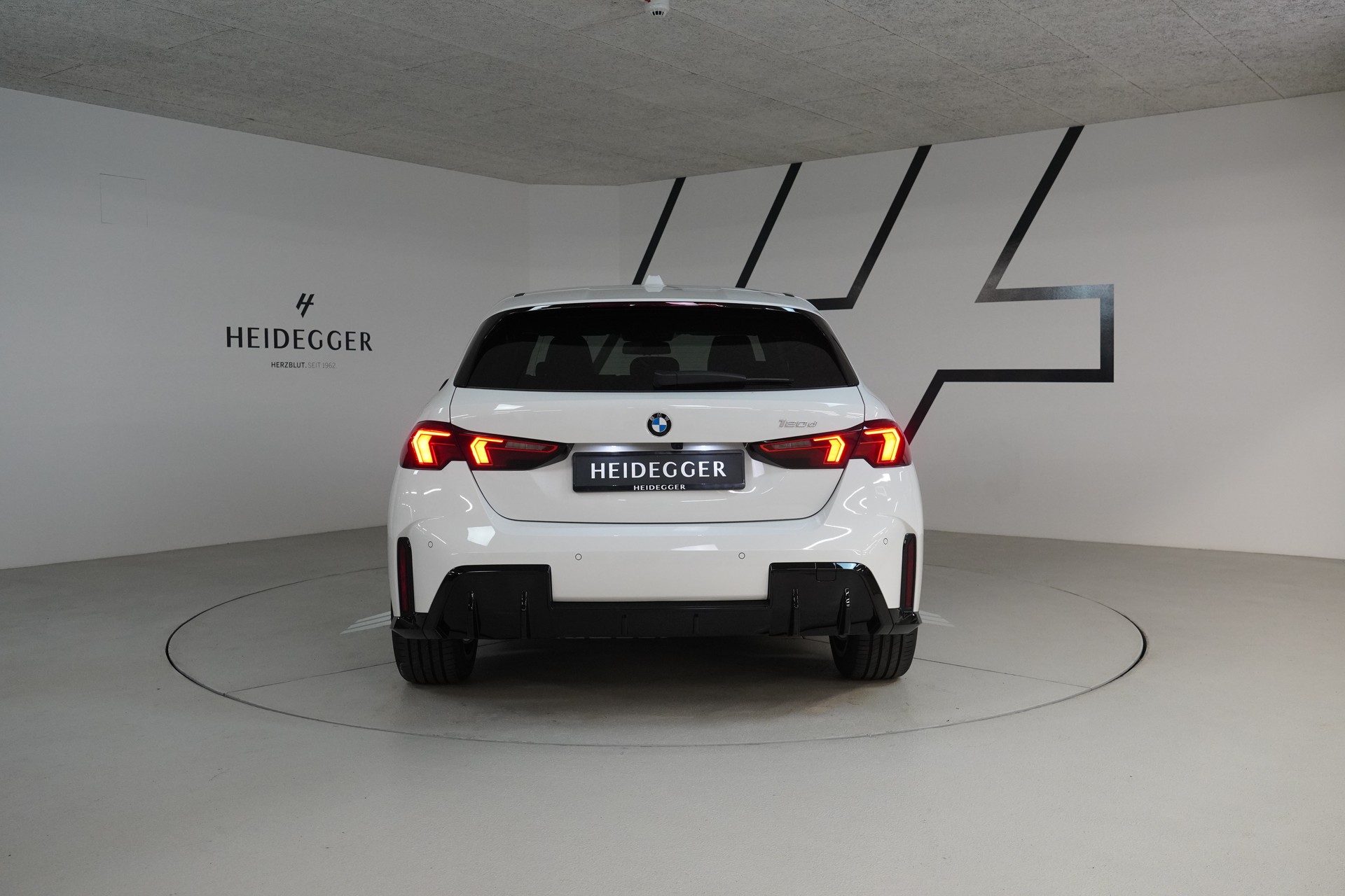 BMW 120d M Sport Steptronic-image-5