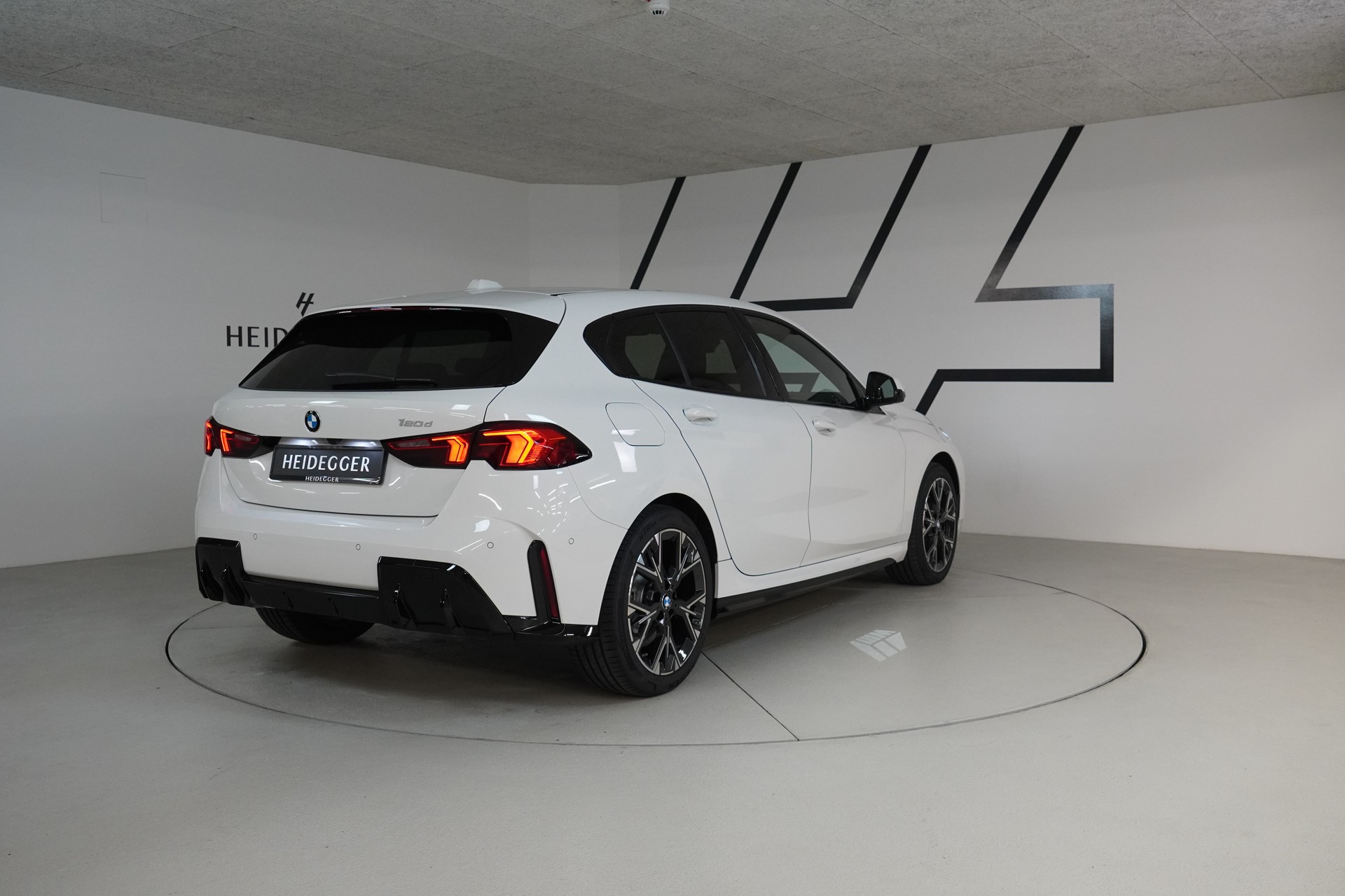 BMW 120d M Sport Steptronic-image-6