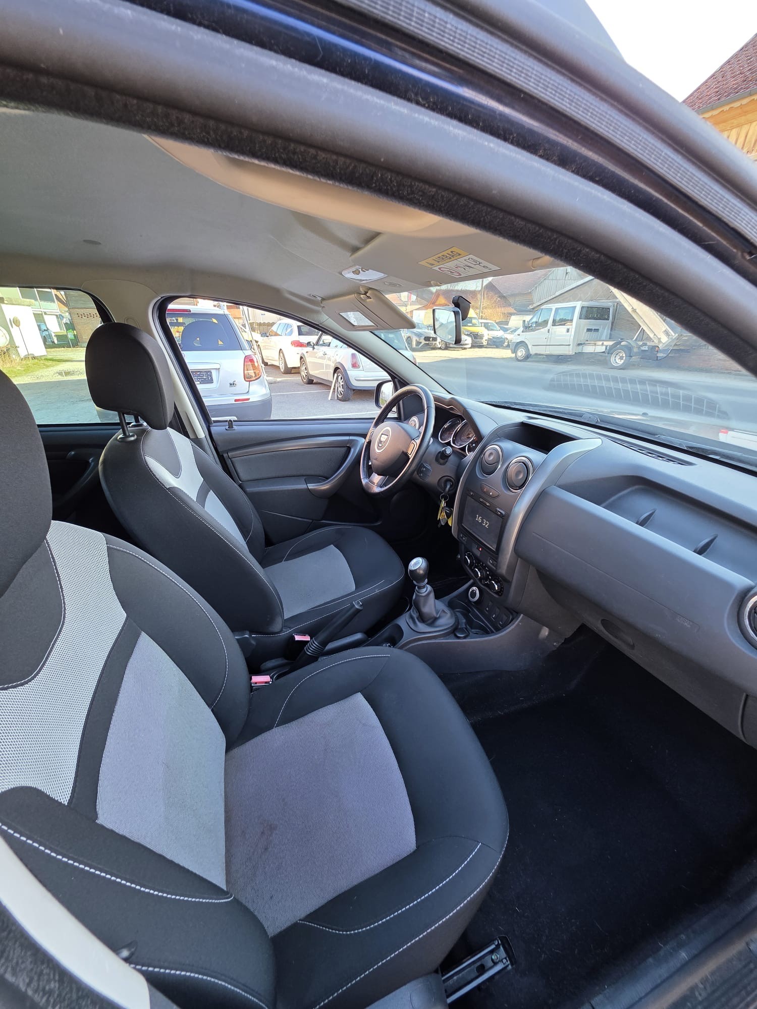 DACIA Duster 1.2 T Ambiance 4x4-image-7