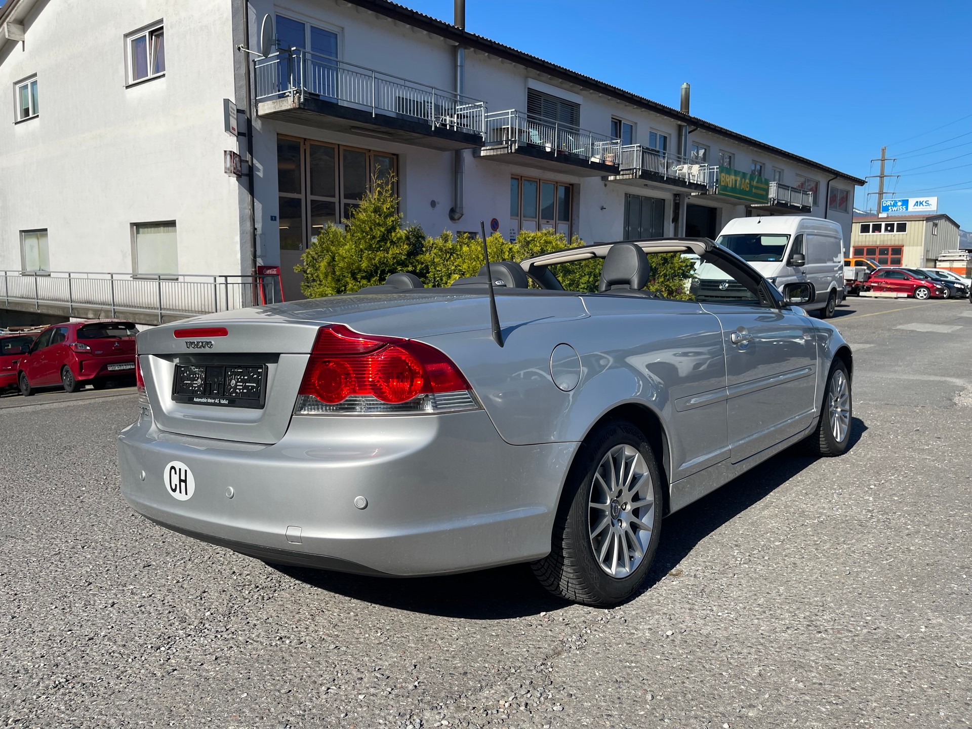 VOLVO C70 2.4-image-2