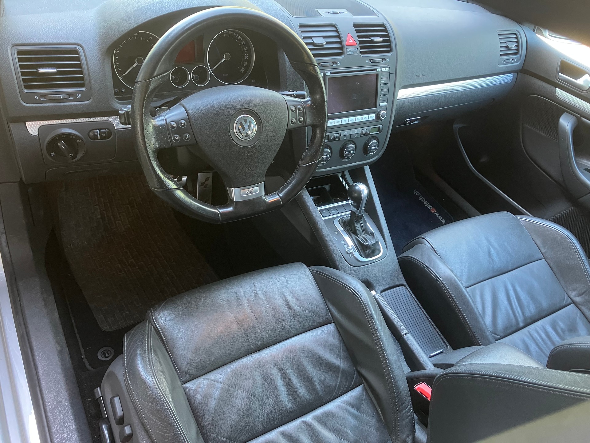 VW Golf R32 4Motion-image-2