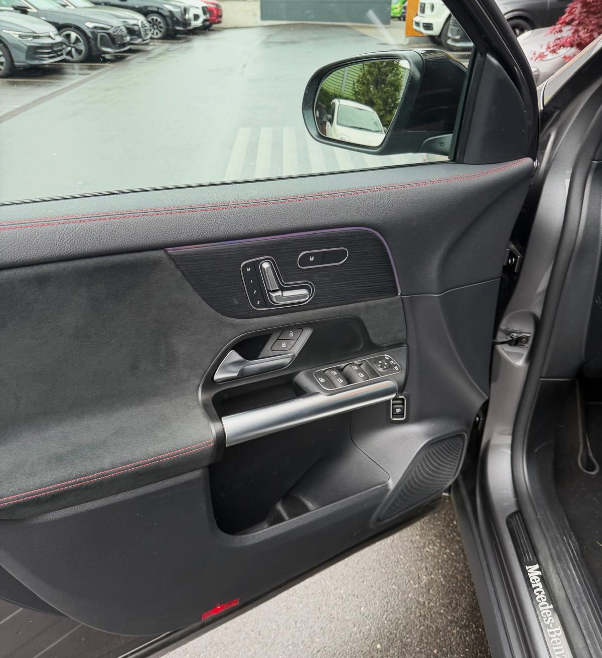 MERCEDES-BENZ GLA 200 AMG Line 4matic-image-9