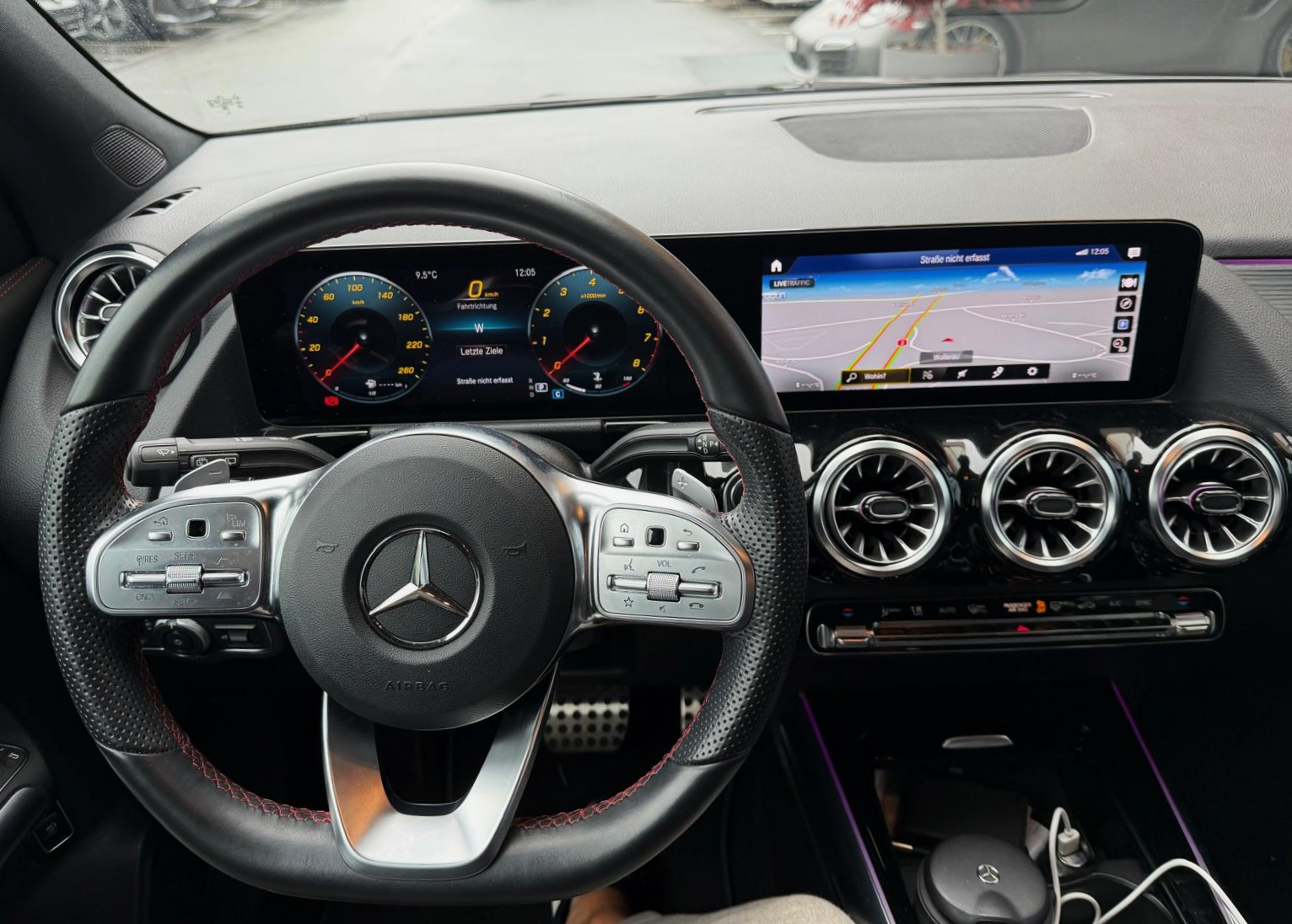 MERCEDES-BENZ GLA 200 AMG Line 4matic-image-13
