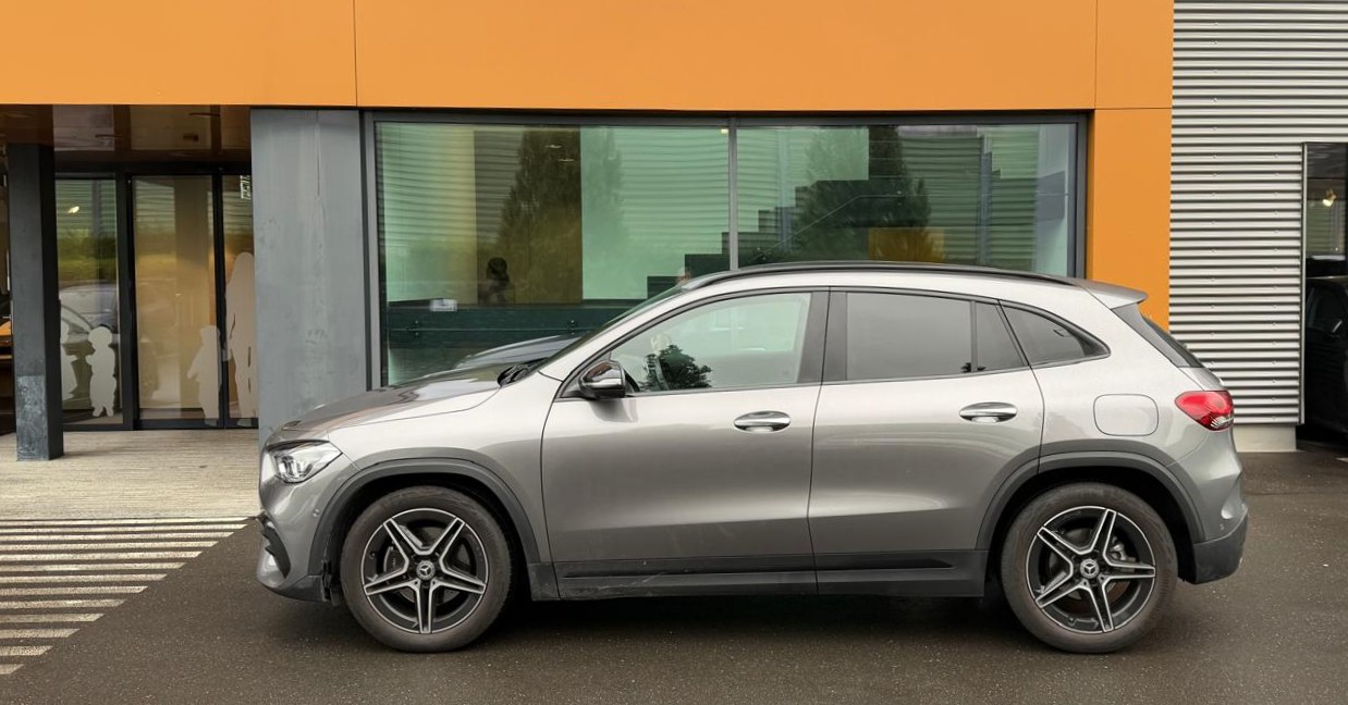 MERCEDES-BENZ GLA 200 AMG Line 4matic-image-5