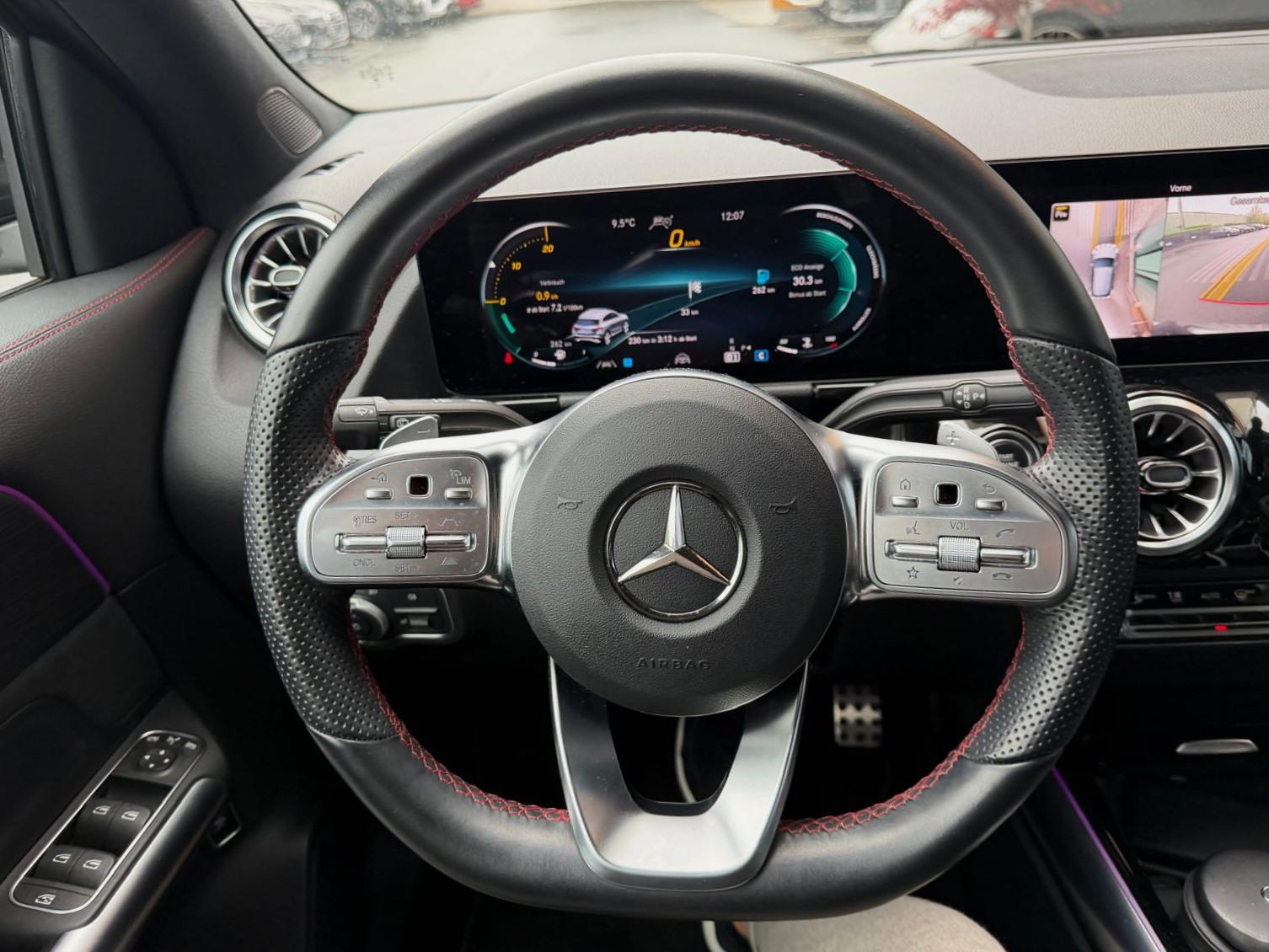MERCEDES-BENZ GLA 200 AMG Line 4matic-image-8