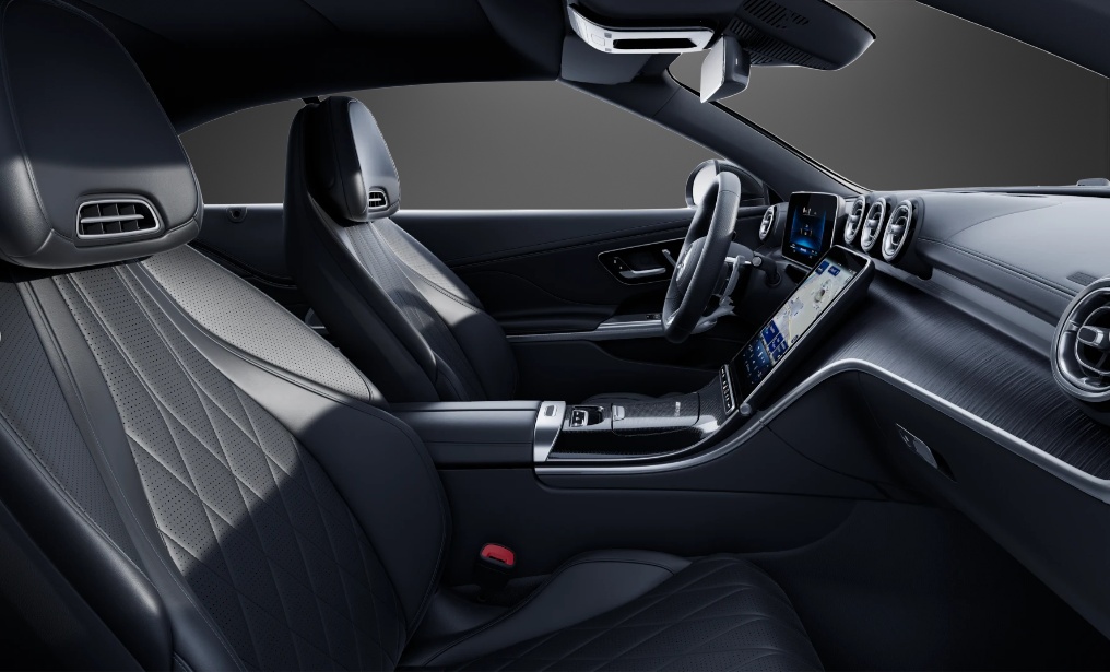 MERCEDES-BENZ CLE AMG 53 Cabrio 4Matic+ 9G-Tronic-image-9