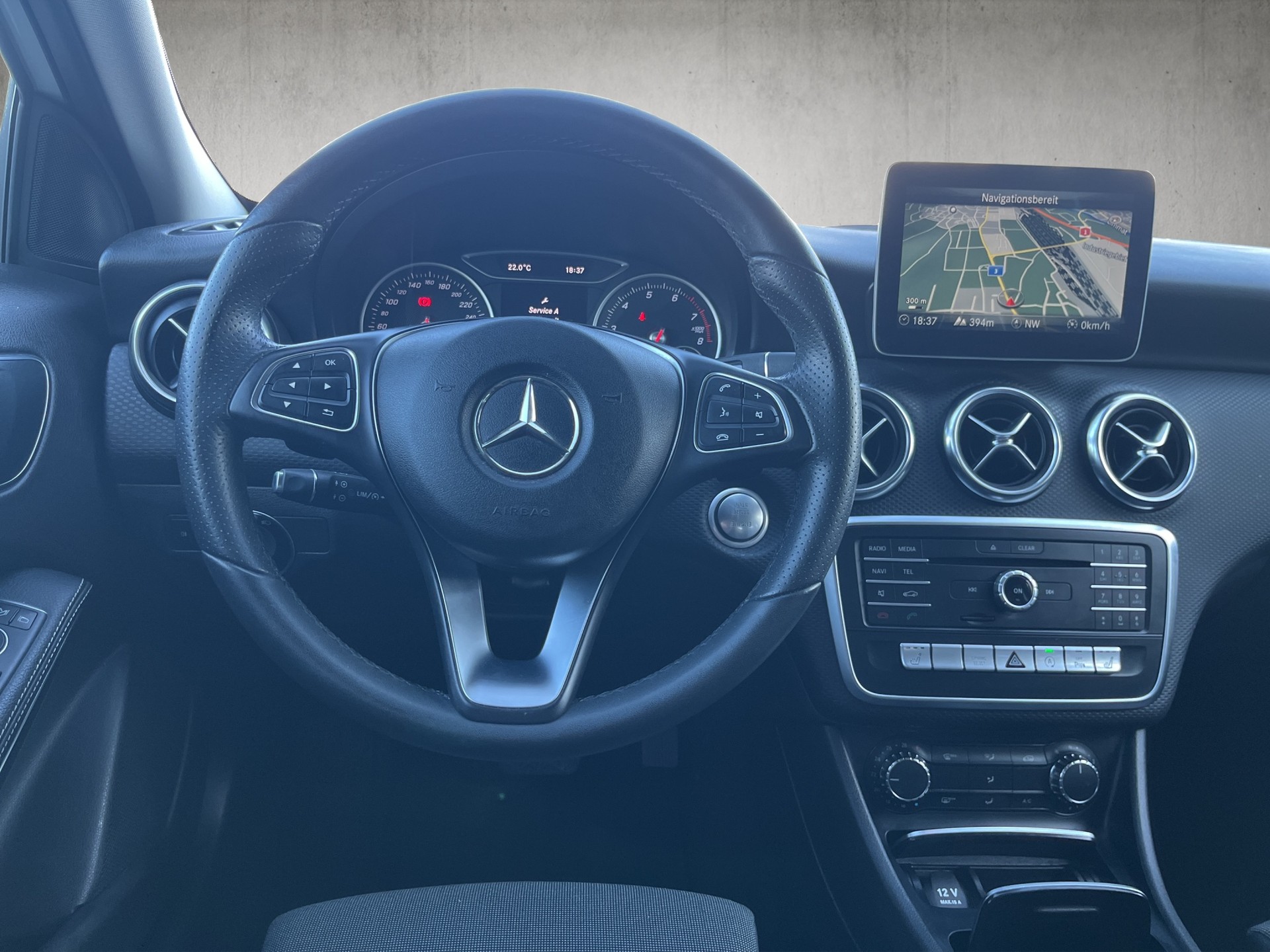 MERCEDES-BENZ A 200 Night Star 7G-DCT-image-12