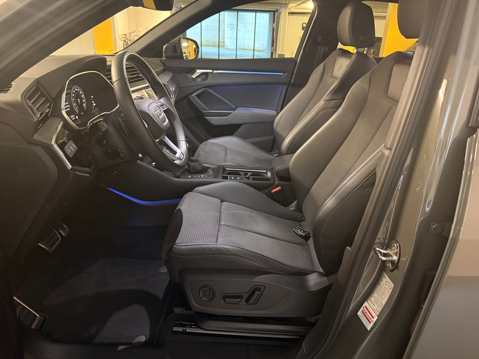 AUDI Q3 Sportback 45 TFSI S line quattro S-tronic-image-5