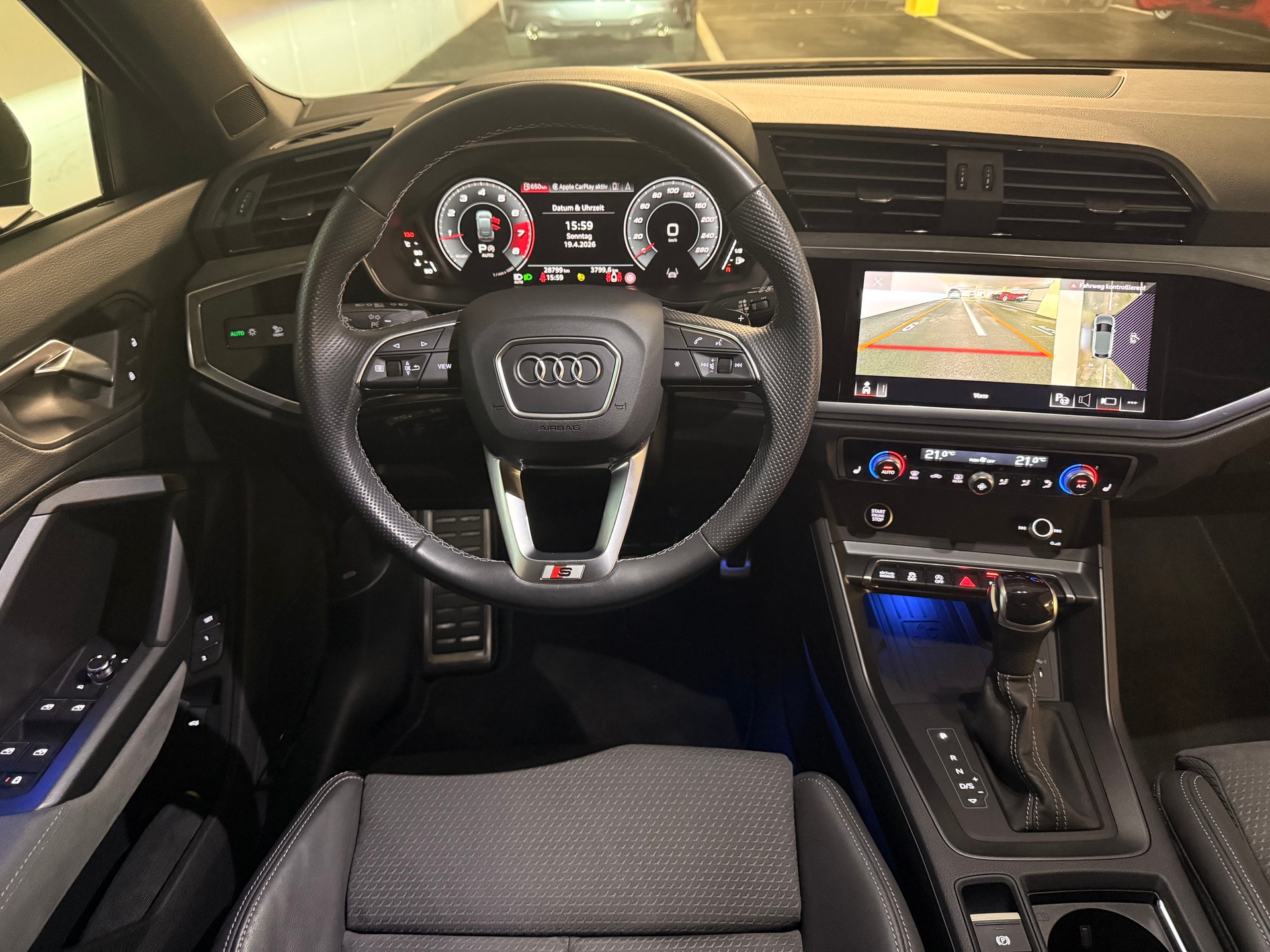AUDI Q3 Sportback 45 TFSI S line quattro S-tronic-image-4