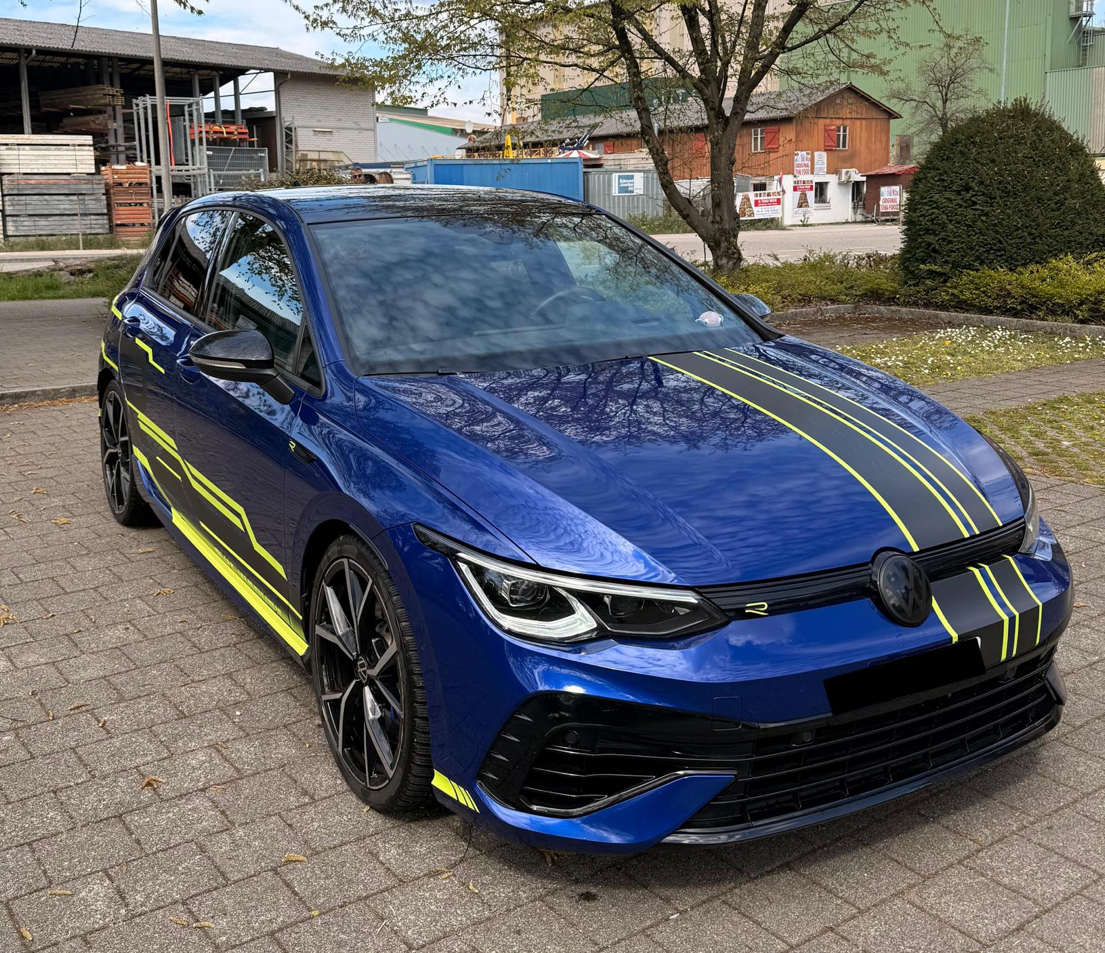 VW Golf 2.0 TSI R DSG 4Motion-image-0