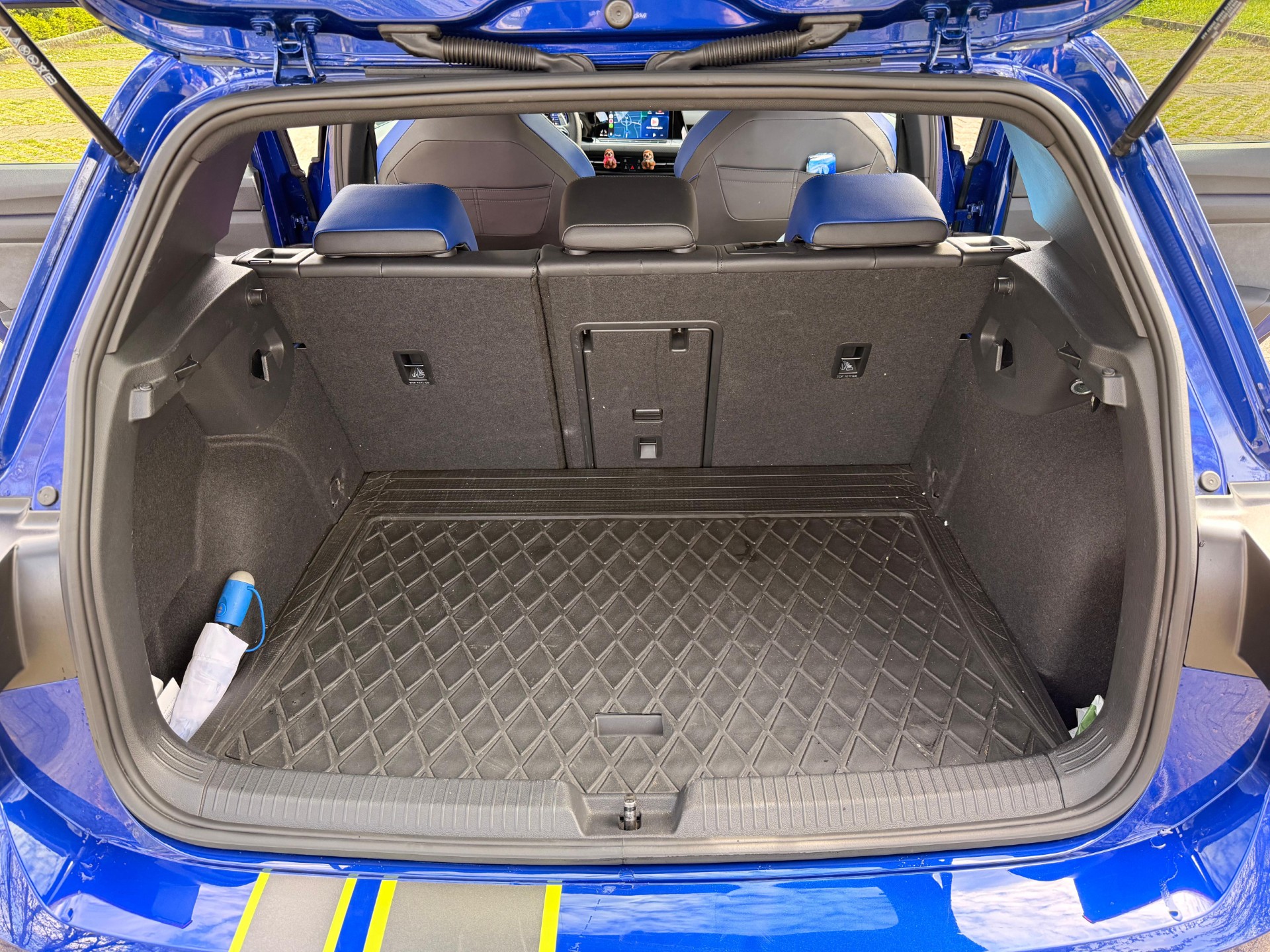 VW Golf 2.0 TSI R DSG 4Motion-image-3