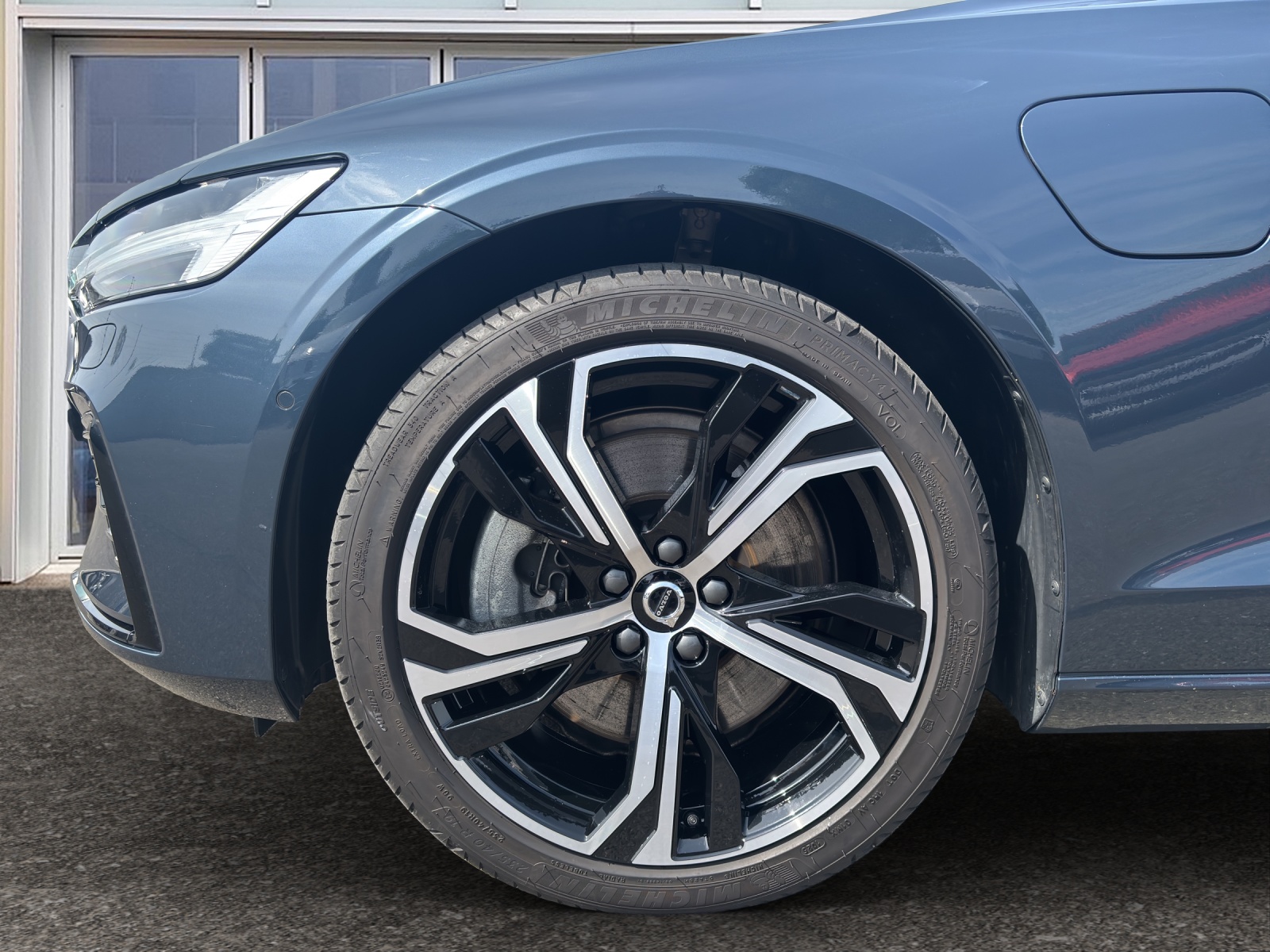 VOLVO V60 2.0 T8 TE Ultimate Dark eAWD-image-17