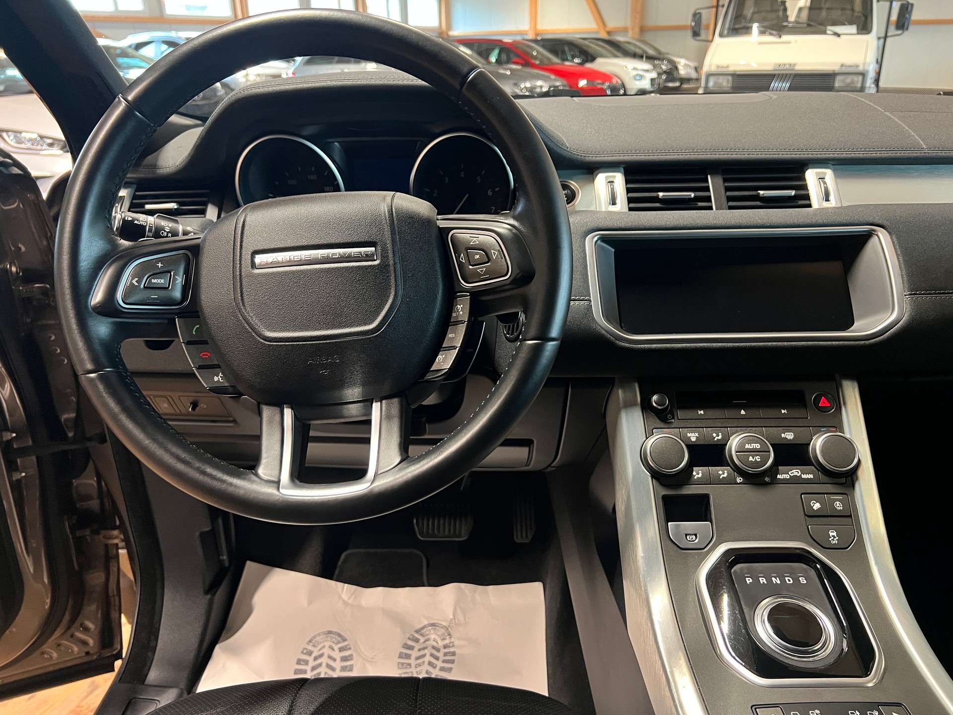 LAND ROVER Range Rover Evoque 2.0 Si4 SE Dynamic AT9-image-10