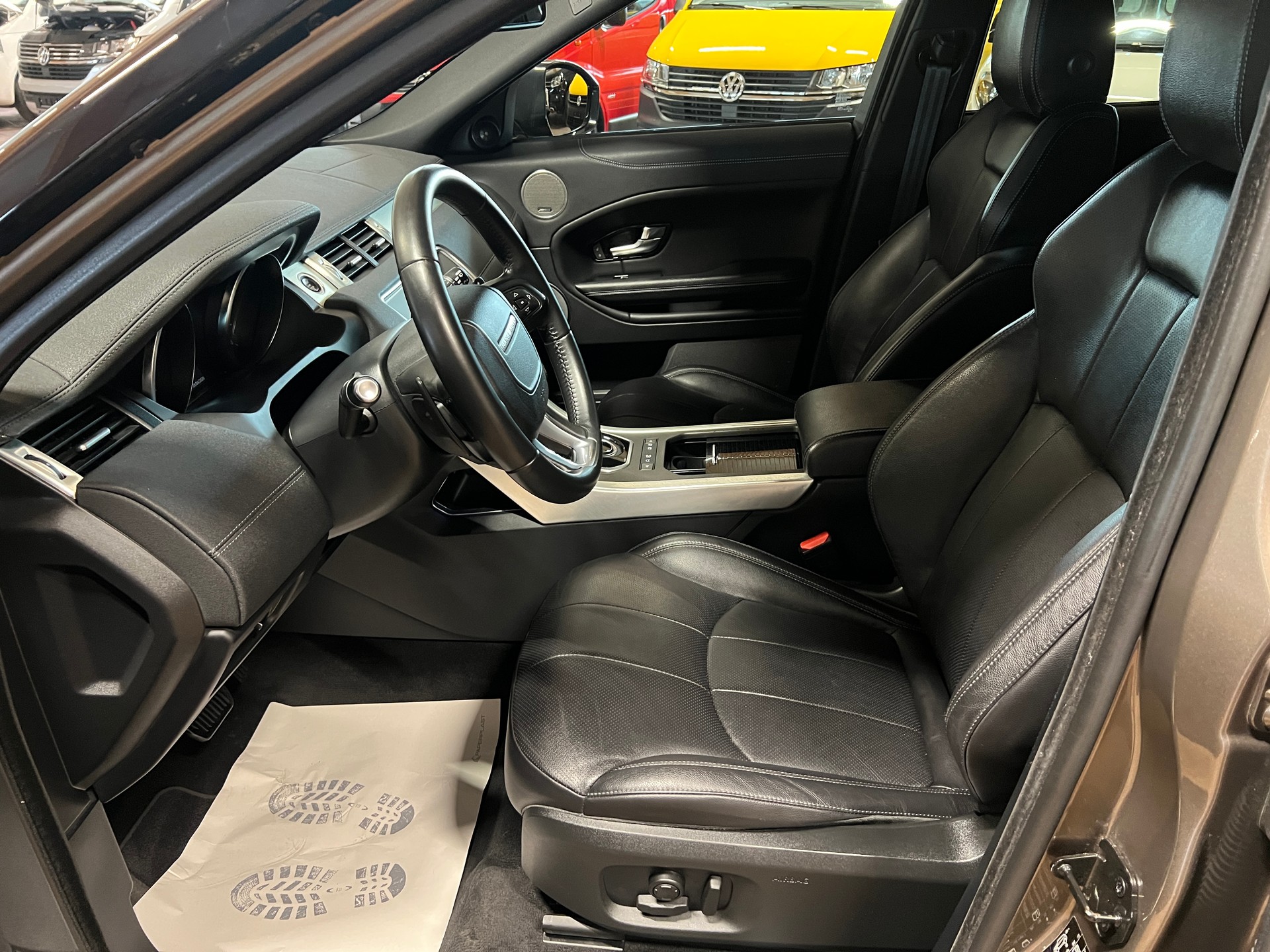 LAND ROVER Range Rover Evoque 2.0 Si4 SE Dynamic AT9-image-8