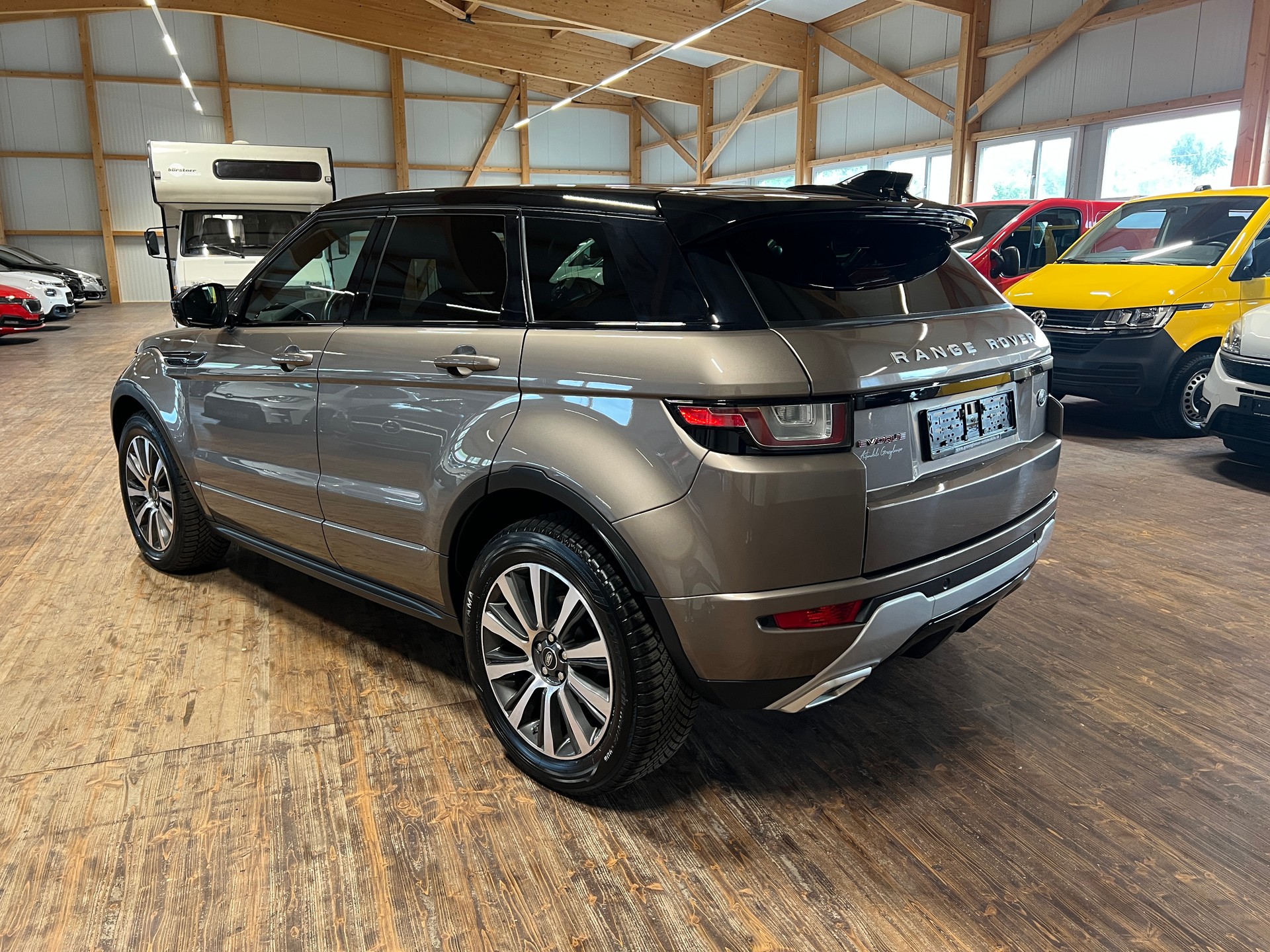 LAND ROVER Range Rover Evoque 2.0 Si4 SE Dynamic AT9-image-6