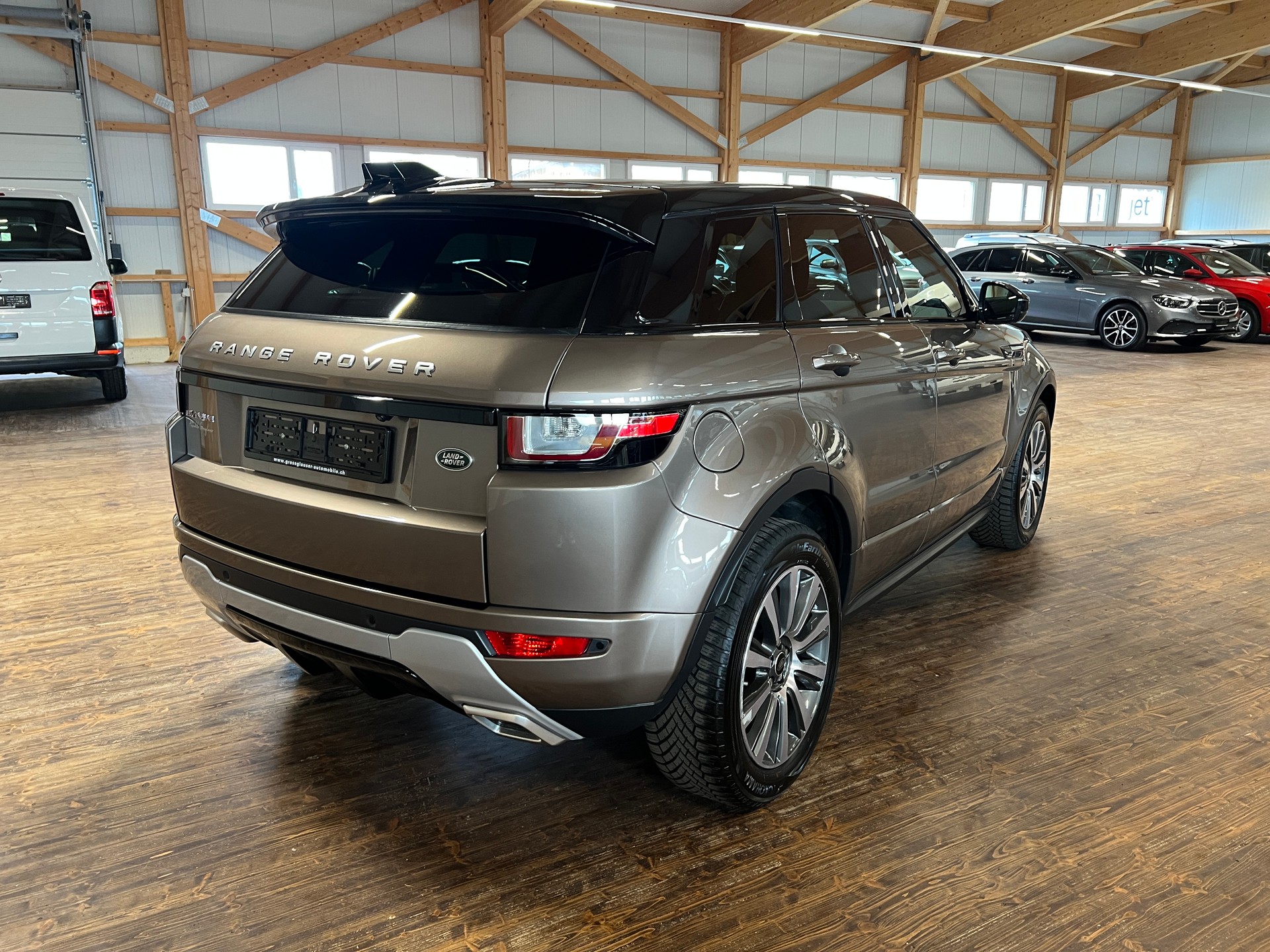 LAND ROVER Range Rover Evoque 2.0 Si4 SE Dynamic AT9-image-4