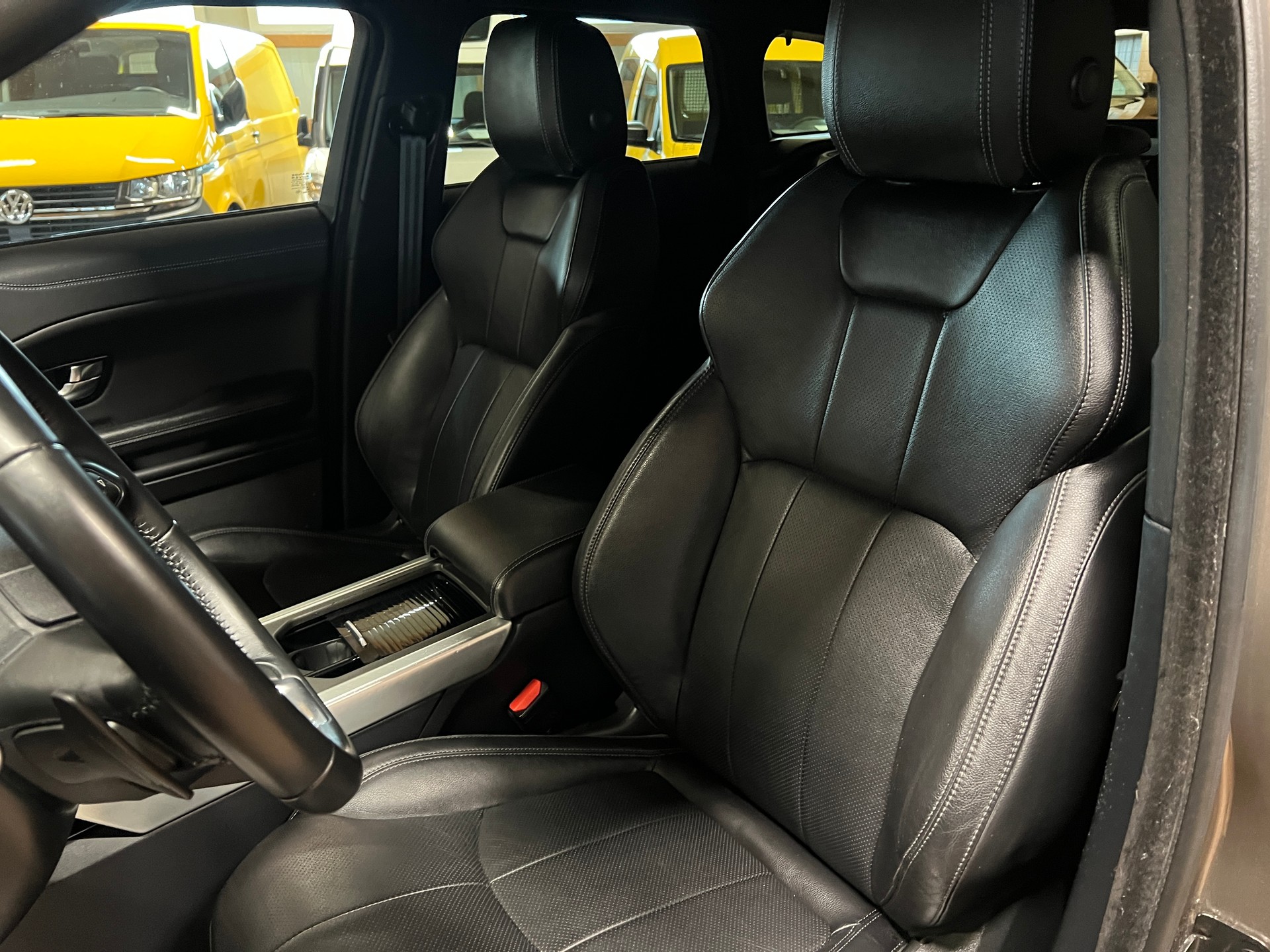 LAND ROVER Range Rover Evoque 2.0 Si4 SE Dynamic AT9-image-9