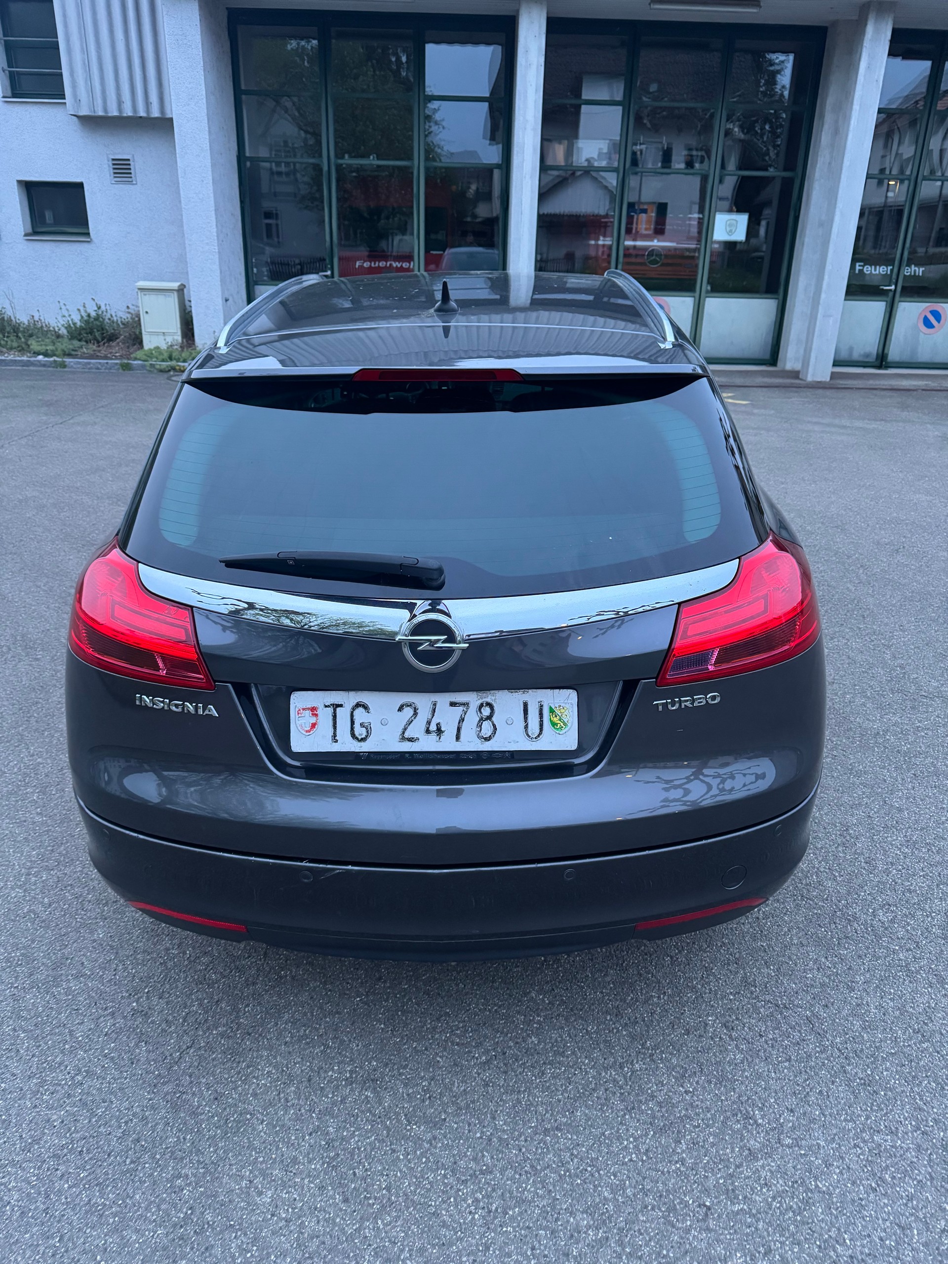 OPEL Insignia Sports Tourer 1.6 Turbo Sport Edition-image-4