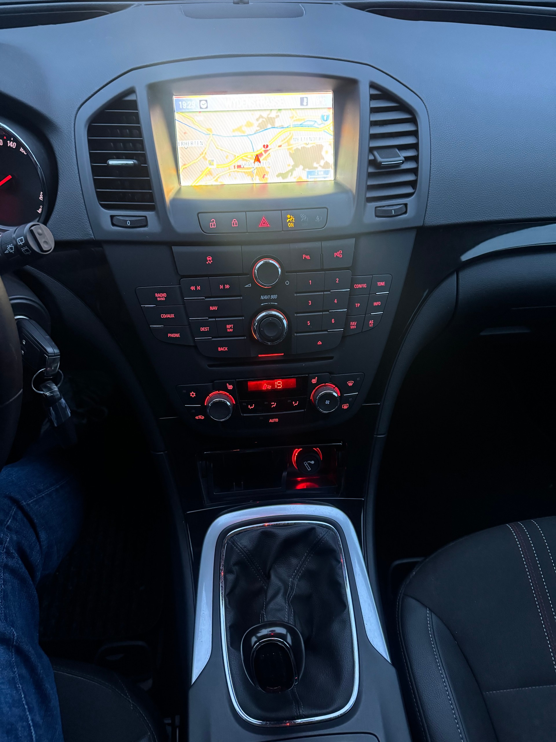 OPEL Insignia Sports Tourer 1.6 Turbo Sport Edition-image-13