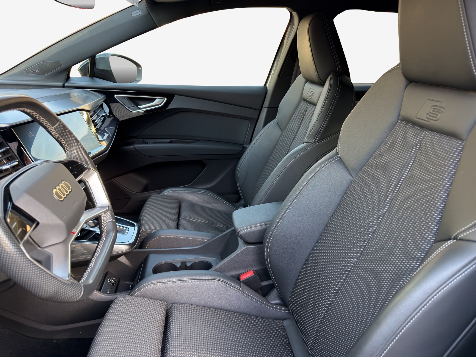 AUDI Q4 e-tron 50 quattro-image-8