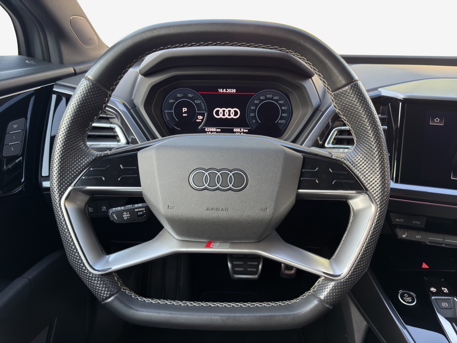 AUDI Q4 e-tron 50 quattro-image-10