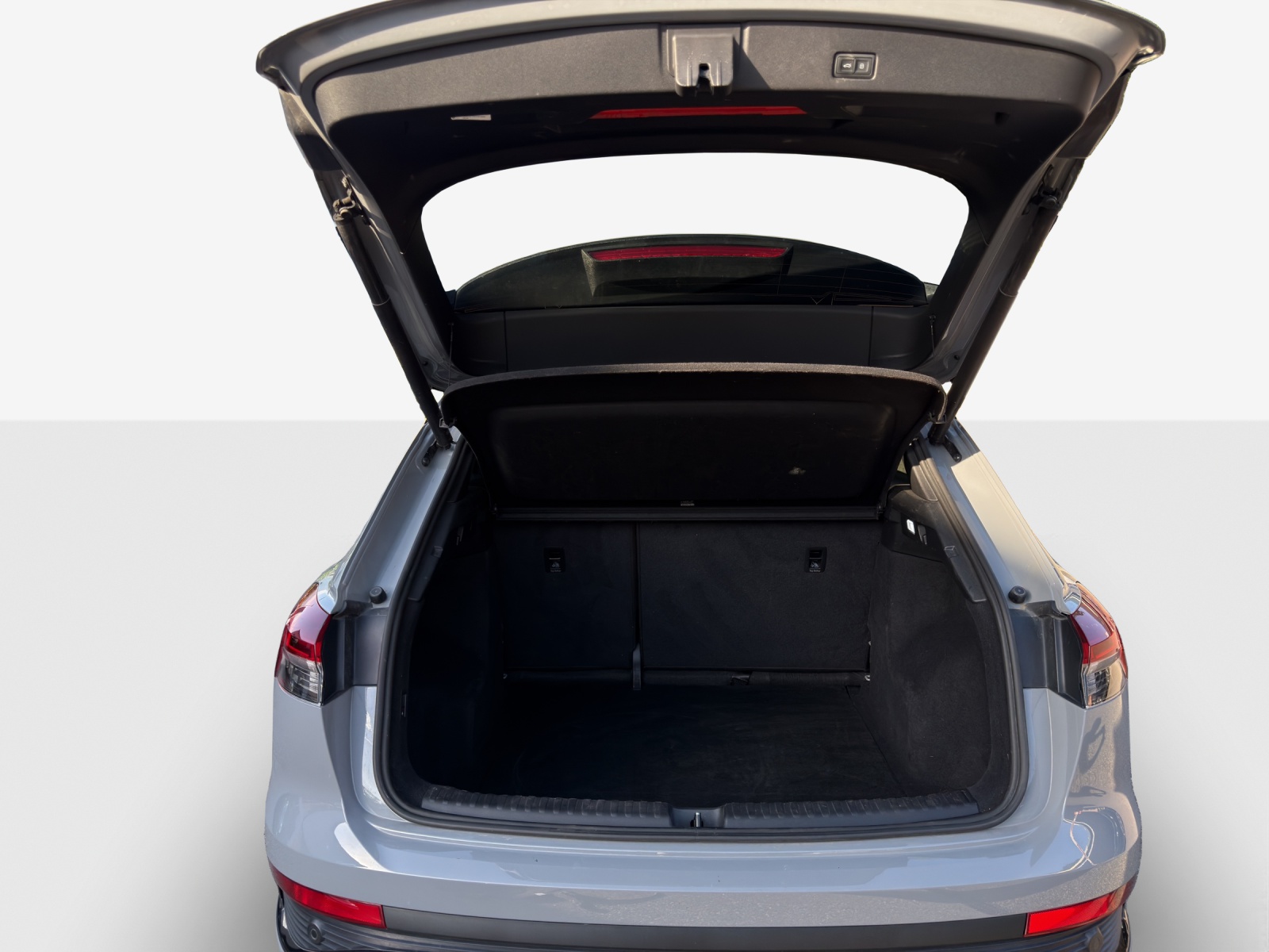 AUDI Q4 e-tron 50 quattro-image-13