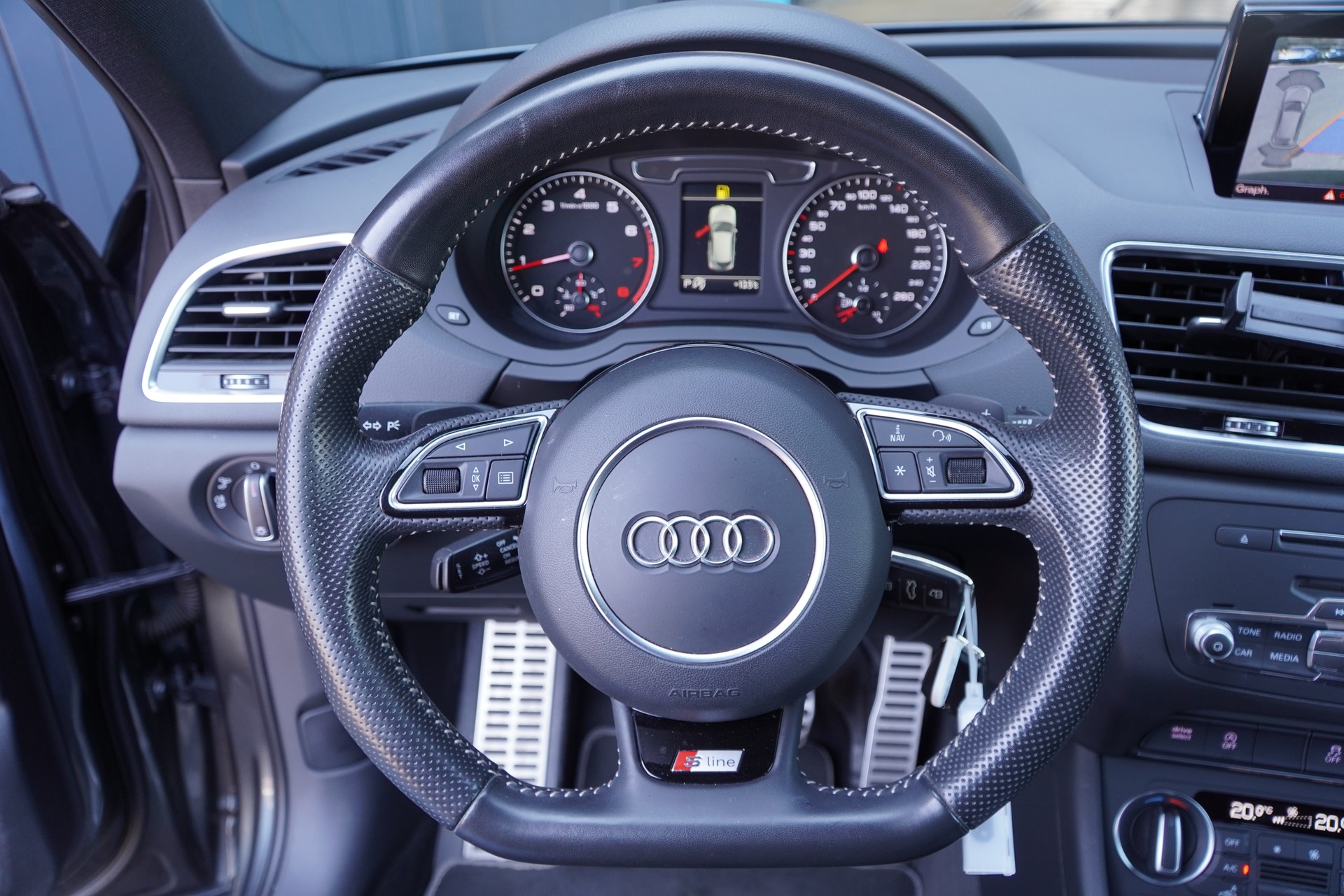 AUDI Q3 2.0 TFSI sport quattro S-tronic-image-15