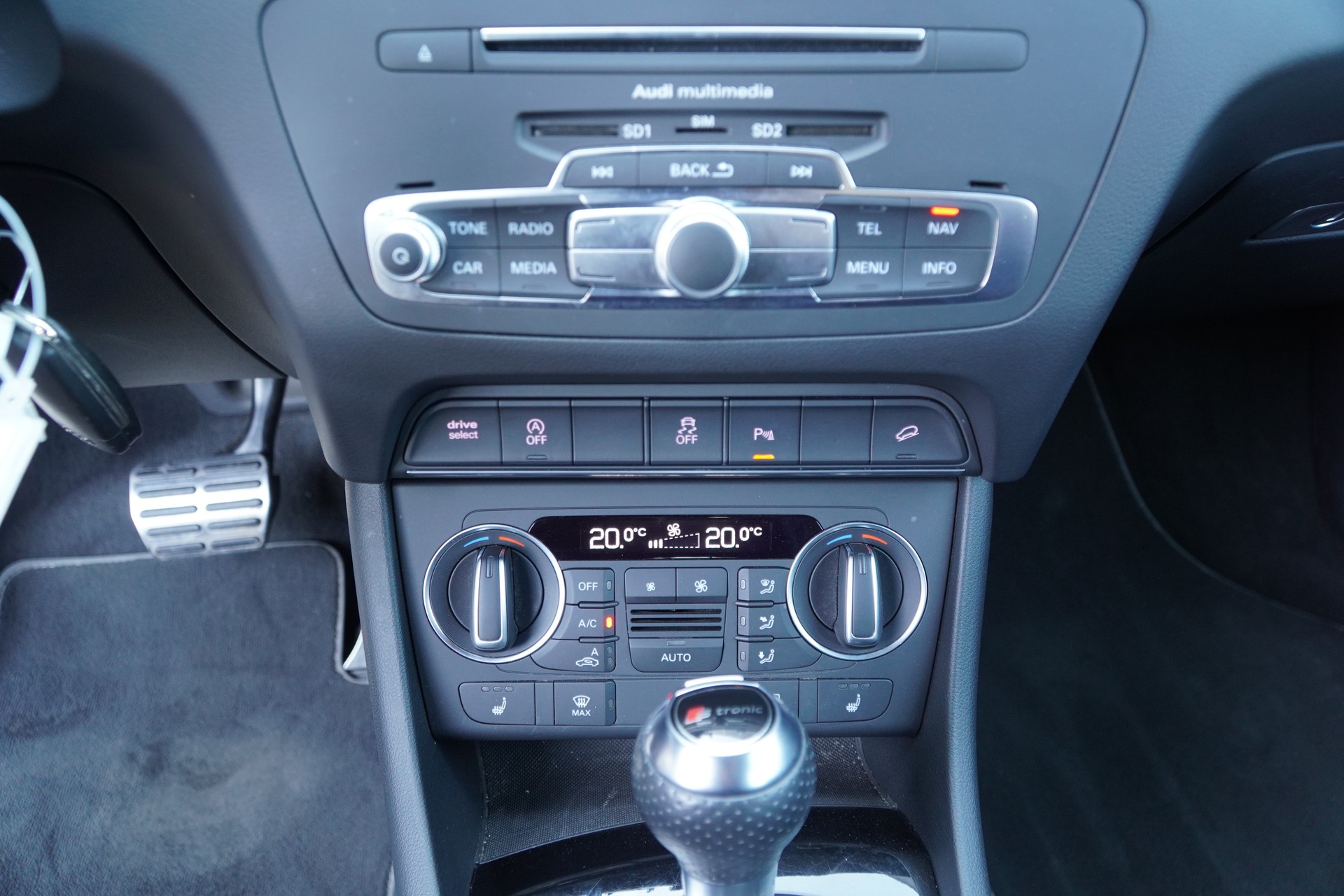 AUDI Q3 2.0 TFSI sport quattro S-tronic-image-17