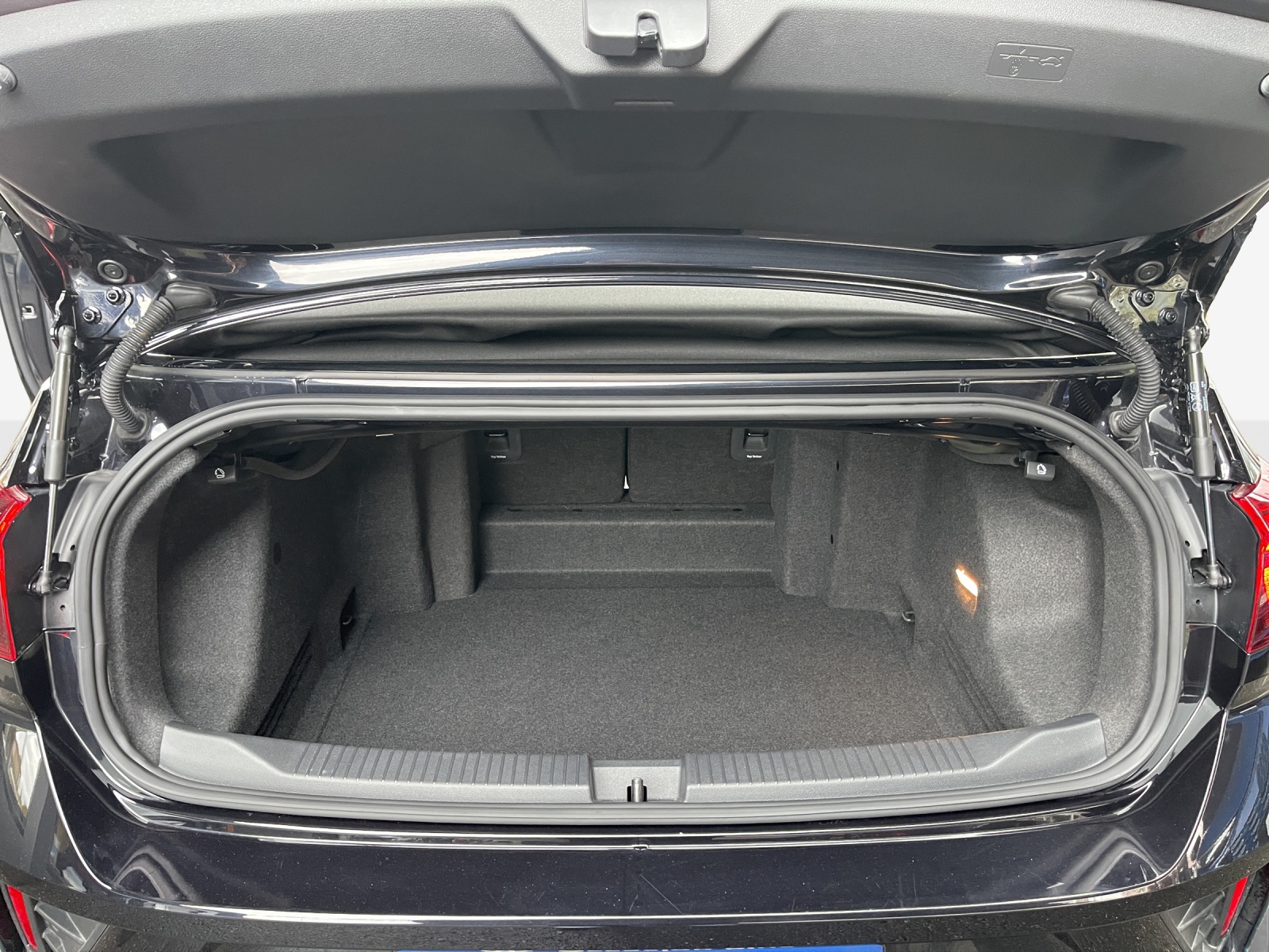 VW T-Roc Cabriolet 1.5 TSI EVO R-Line DSG-image-12