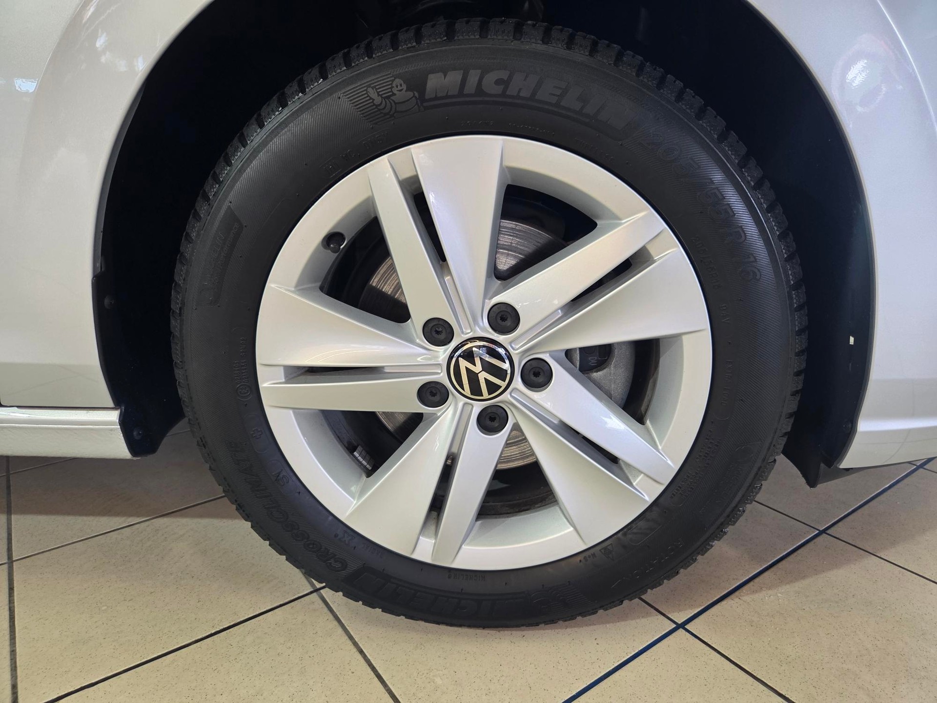 VW Golf 2.0 TDI Style DSG-image-4