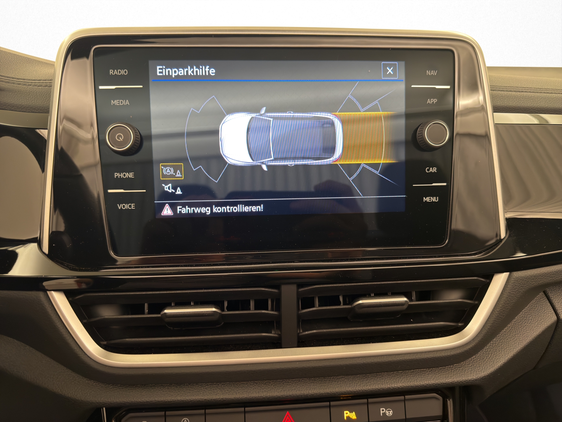 VW T-Roc Cabriolet 1.5 TSI R-Line-image-11