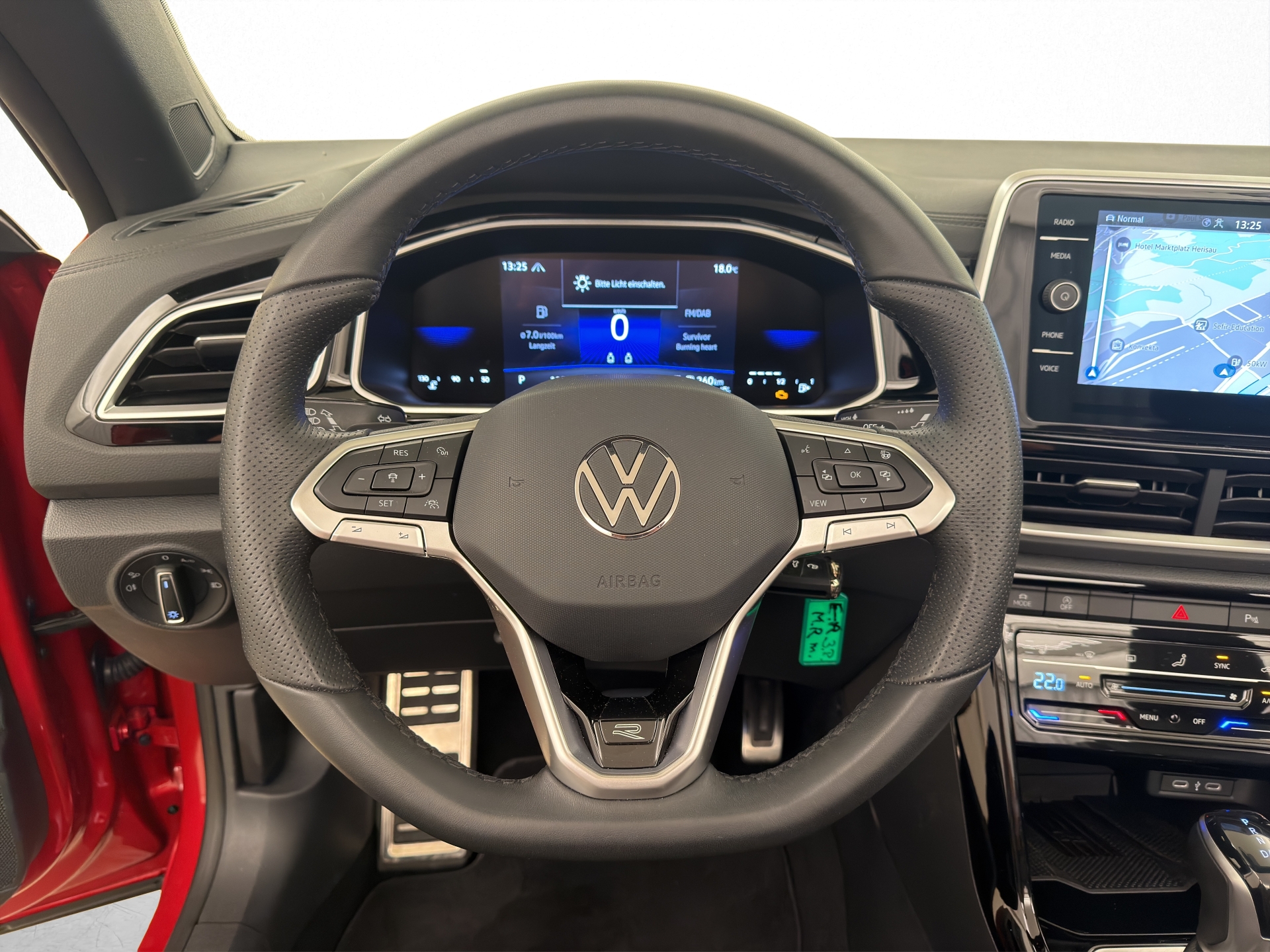 VW T-Roc Cabriolet 1.5 TSI R-Line-image-7