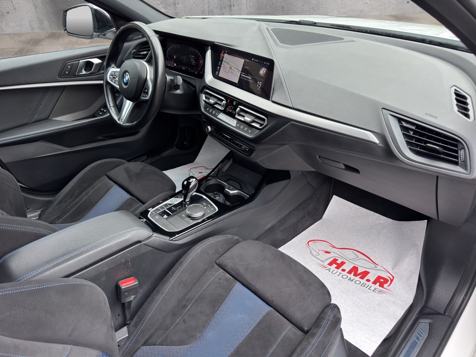 BMW 120i Pure M Sport Steptronic-image-10