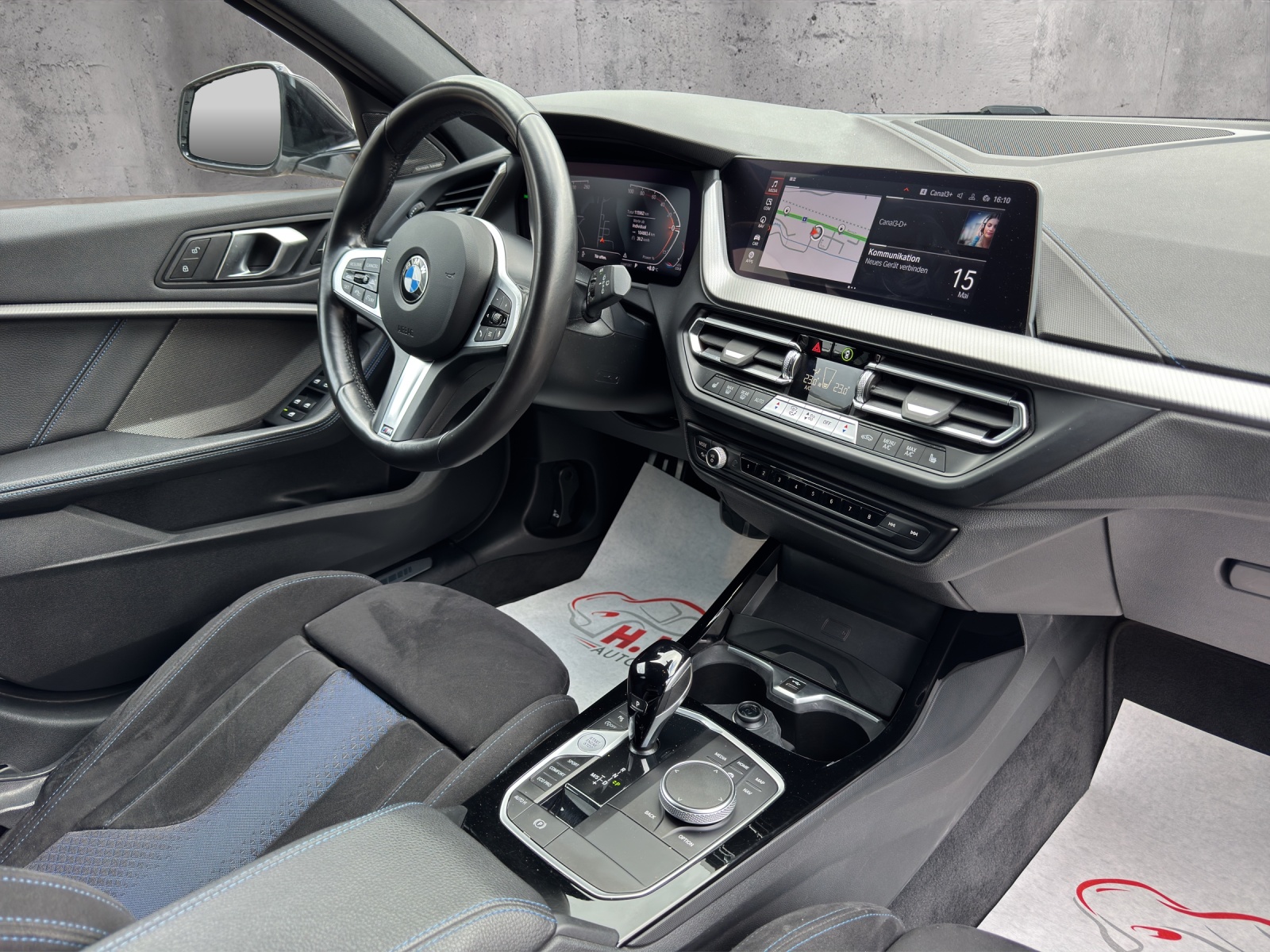 BMW 120i Pure M Sport Steptronic-image-12