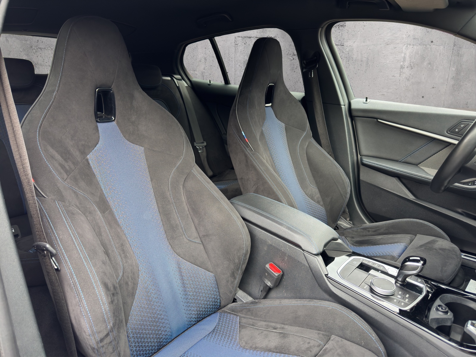 BMW 120i Pure M Sport Steptronic-image-13