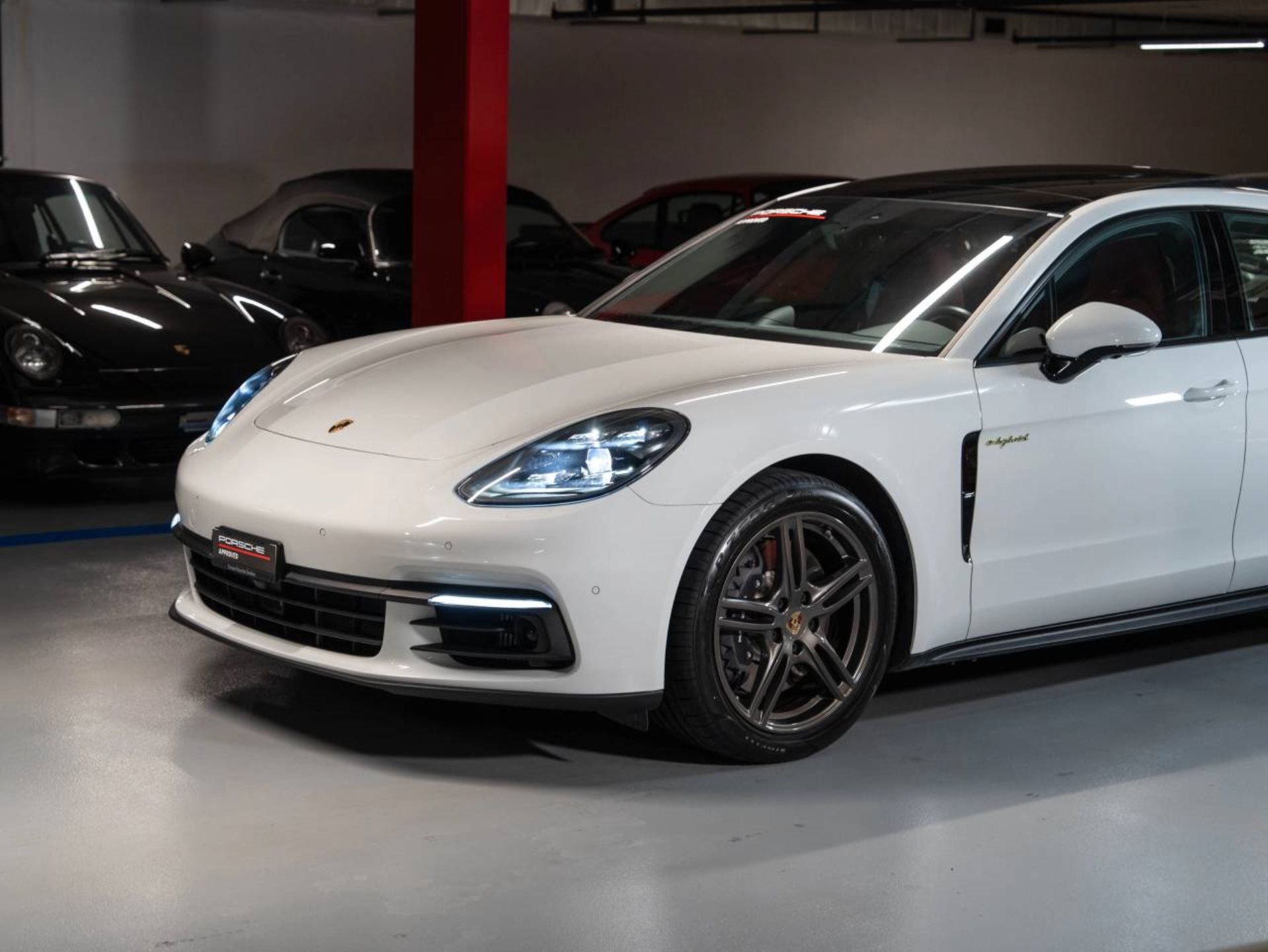 PORSCHE Panamera 4 E-Hybrid-image-21