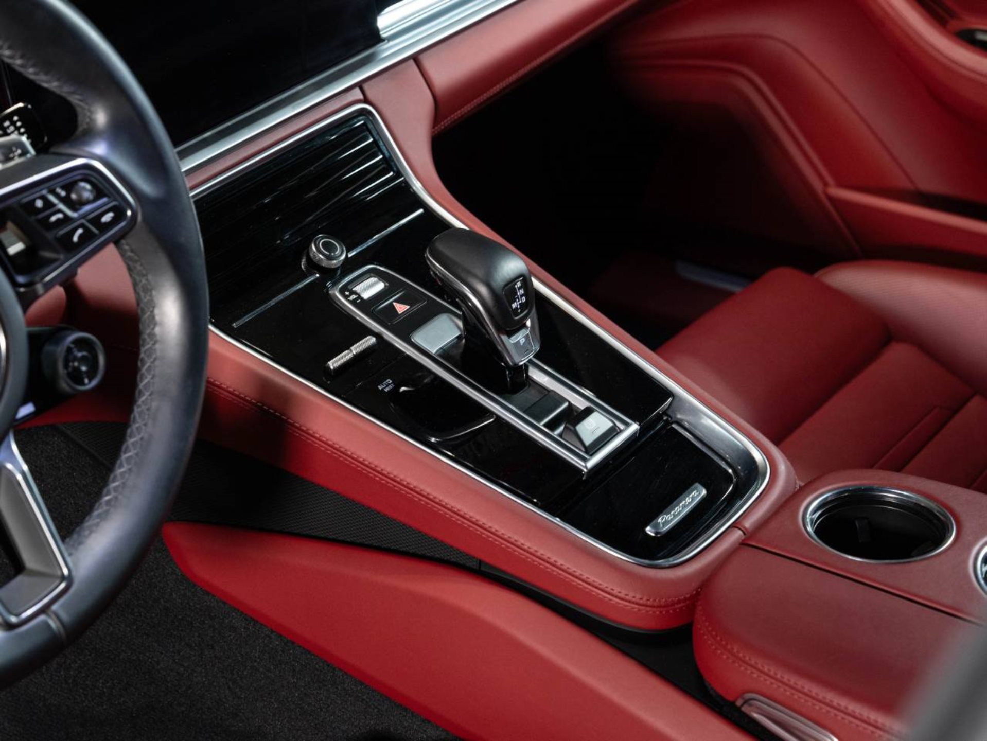 PORSCHE Panamera 4 E-Hybrid-image-11