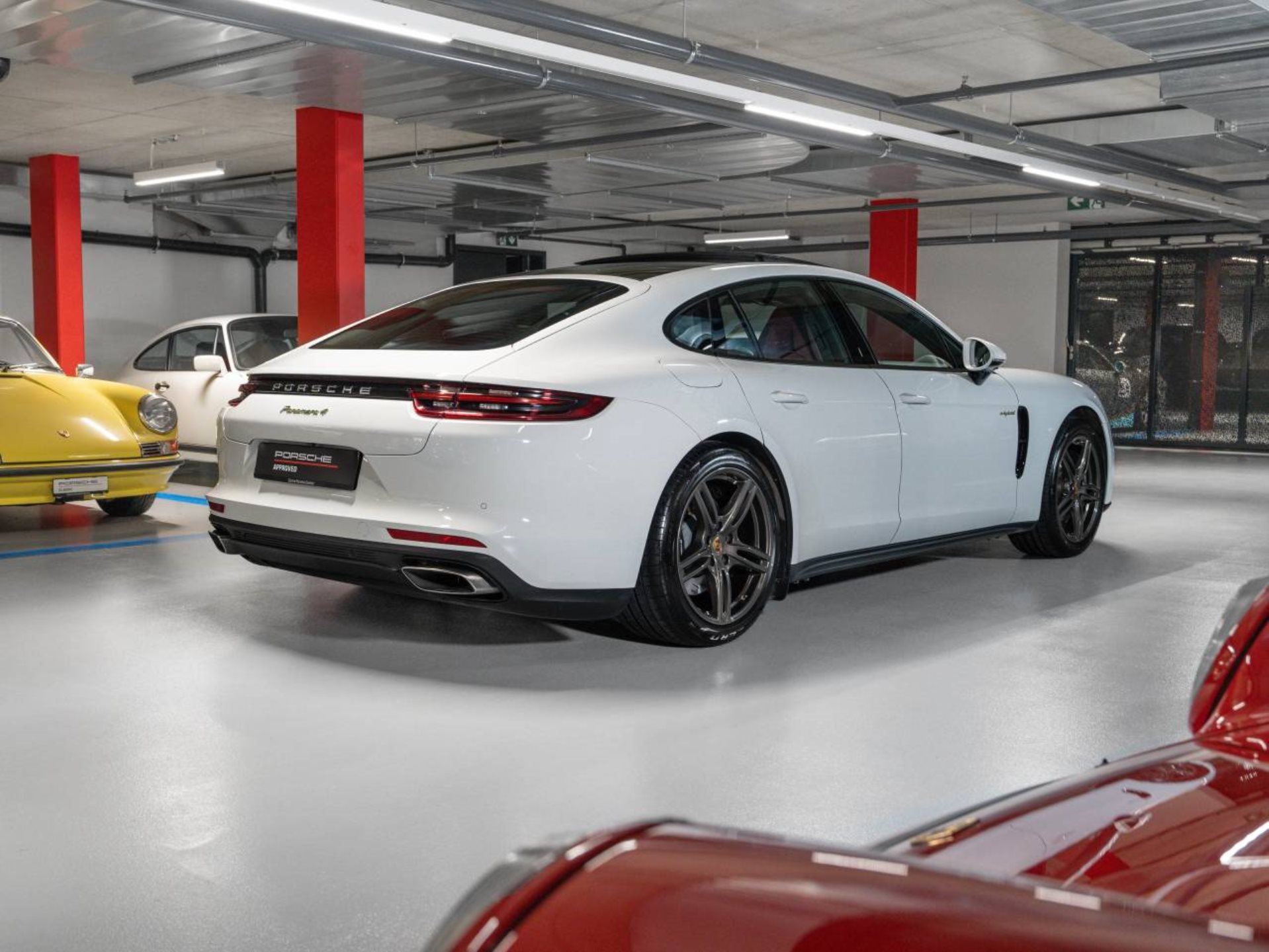 PORSCHE Panamera 4 E-Hybrid-image-6