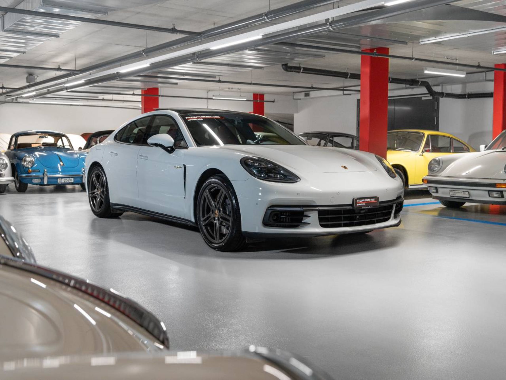 PORSCHE Panamera 4 E-Hybrid-image-5