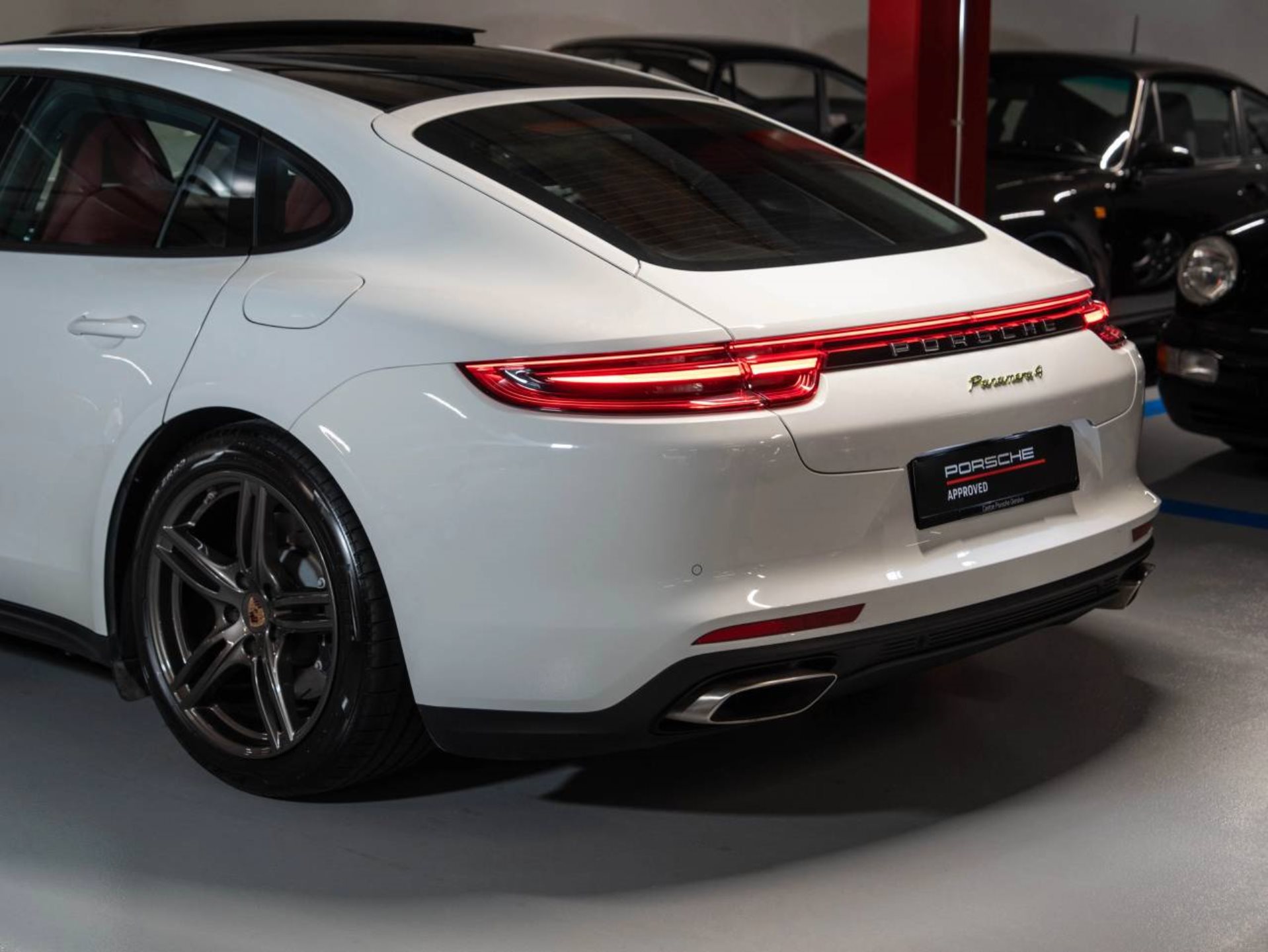 PORSCHE Panamera 4 E-Hybrid-image-22