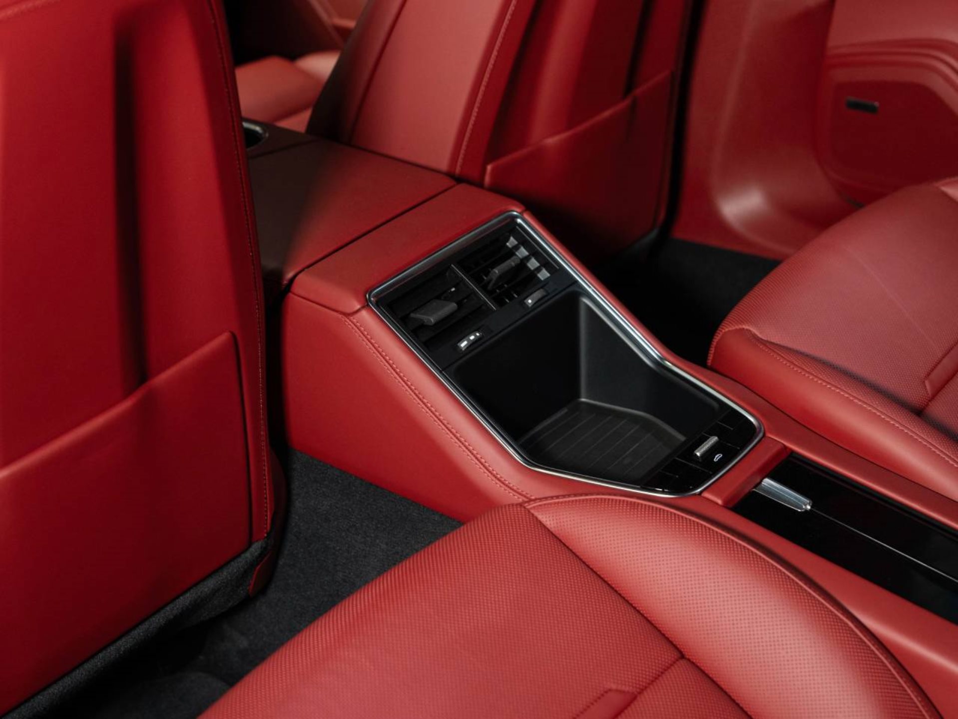 PORSCHE Panamera 4 E-Hybrid-image-18