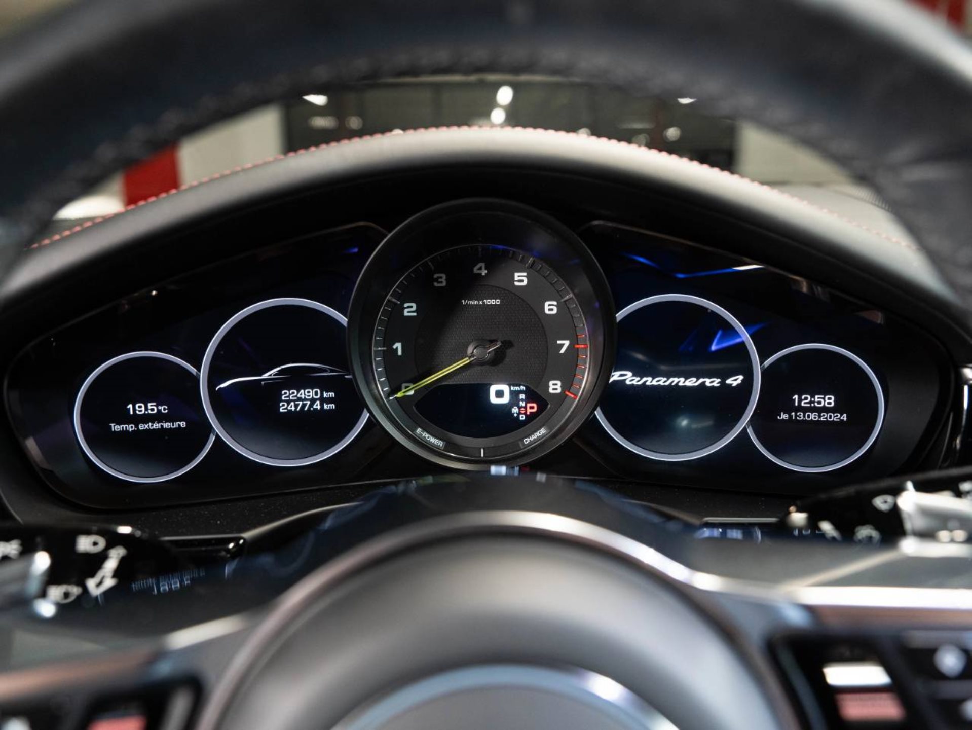 PORSCHE Panamera 4 E-Hybrid-image-9